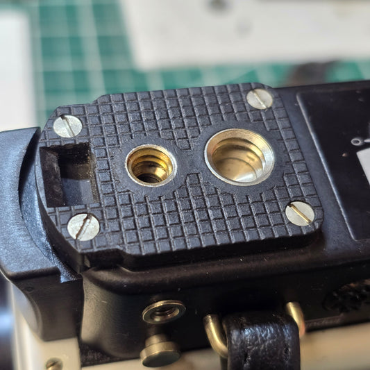 Nizo Professional Bottom Grip Lock assembly