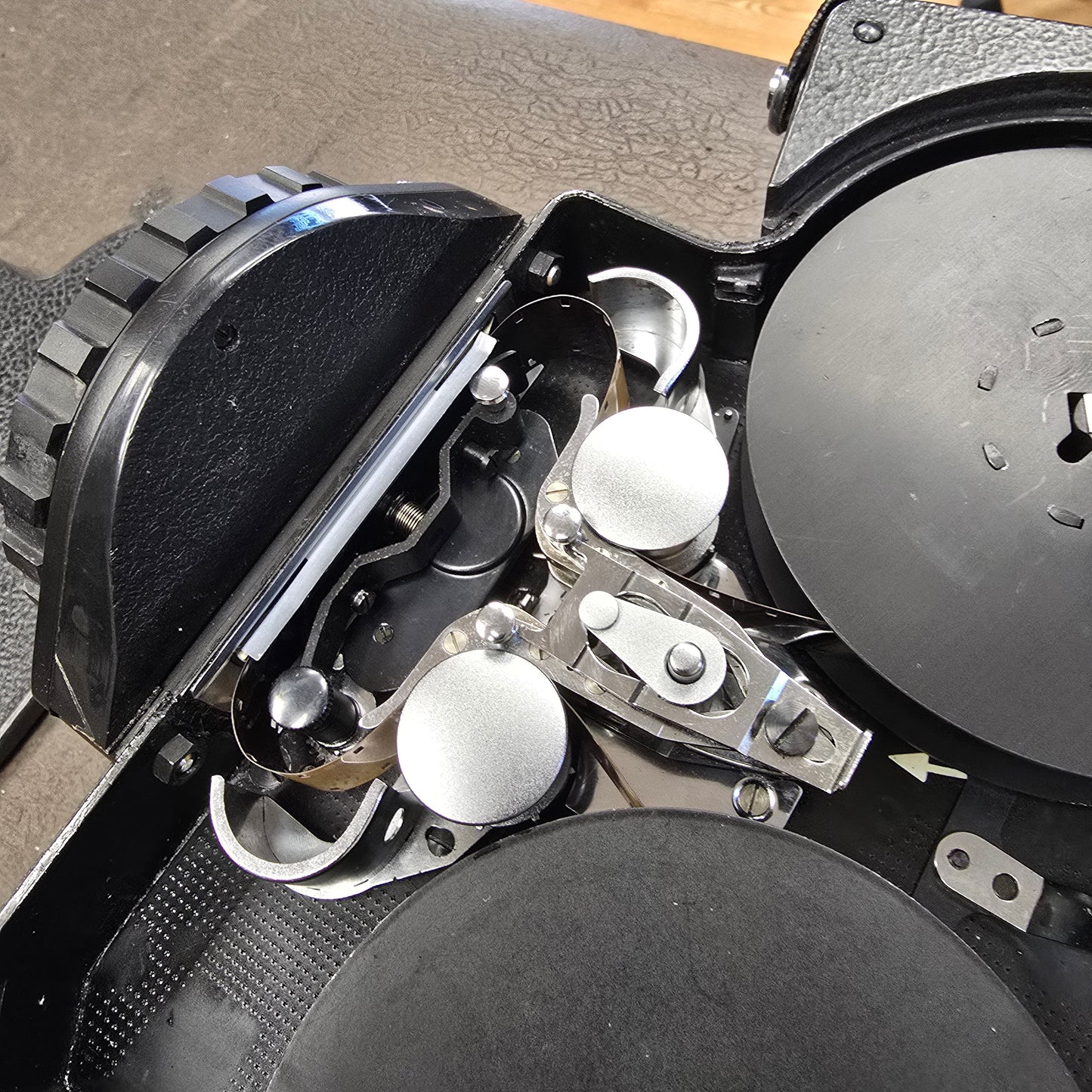 Bolex Super 16 EBM Camera Body with 13x Viewfinder ,Powergrip & Battery S# 306438