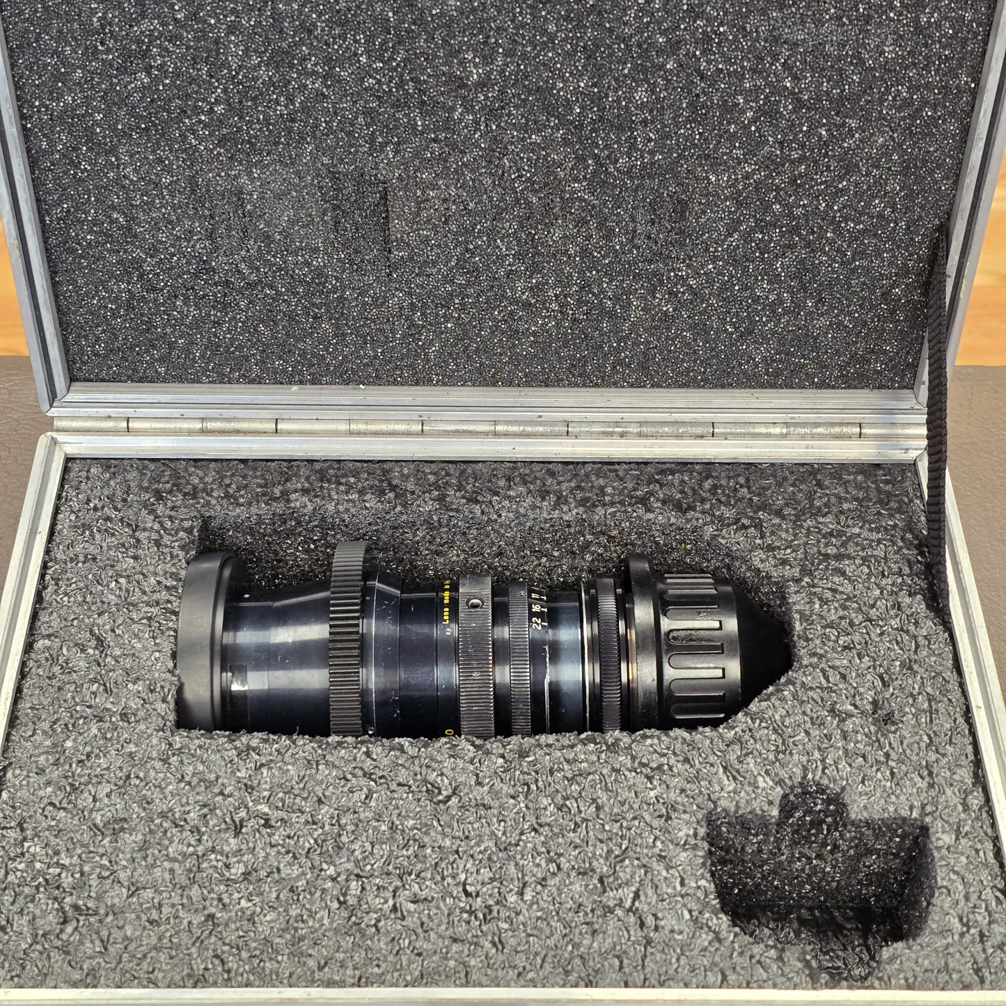 Angenieux 35-140mm T4.4 PL Mount Zoom Lens S# 1036338 With Case