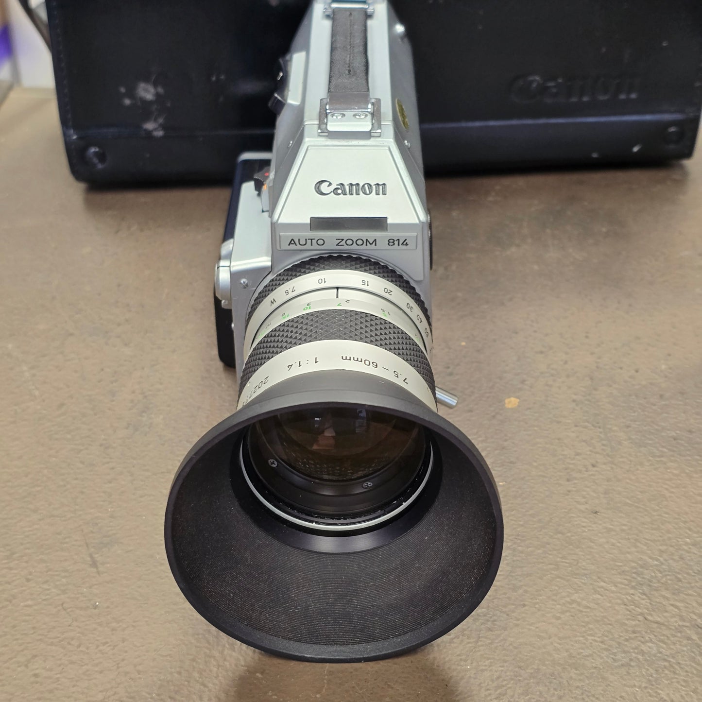 Canon 814 Autozoom Super 8mm Camera with Case S# 221884-202778