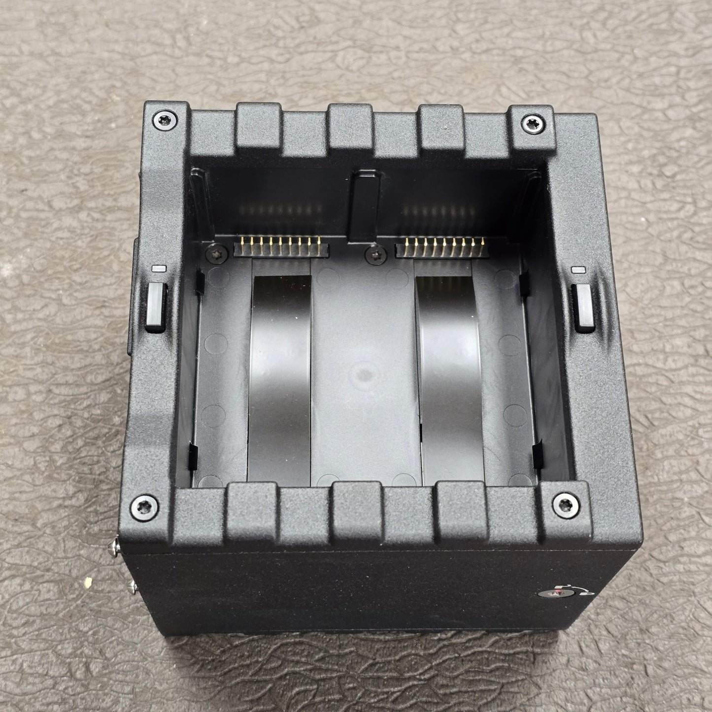 Red Digital Cinema Battery Module ( QUAD ) S# 7201028C5A46