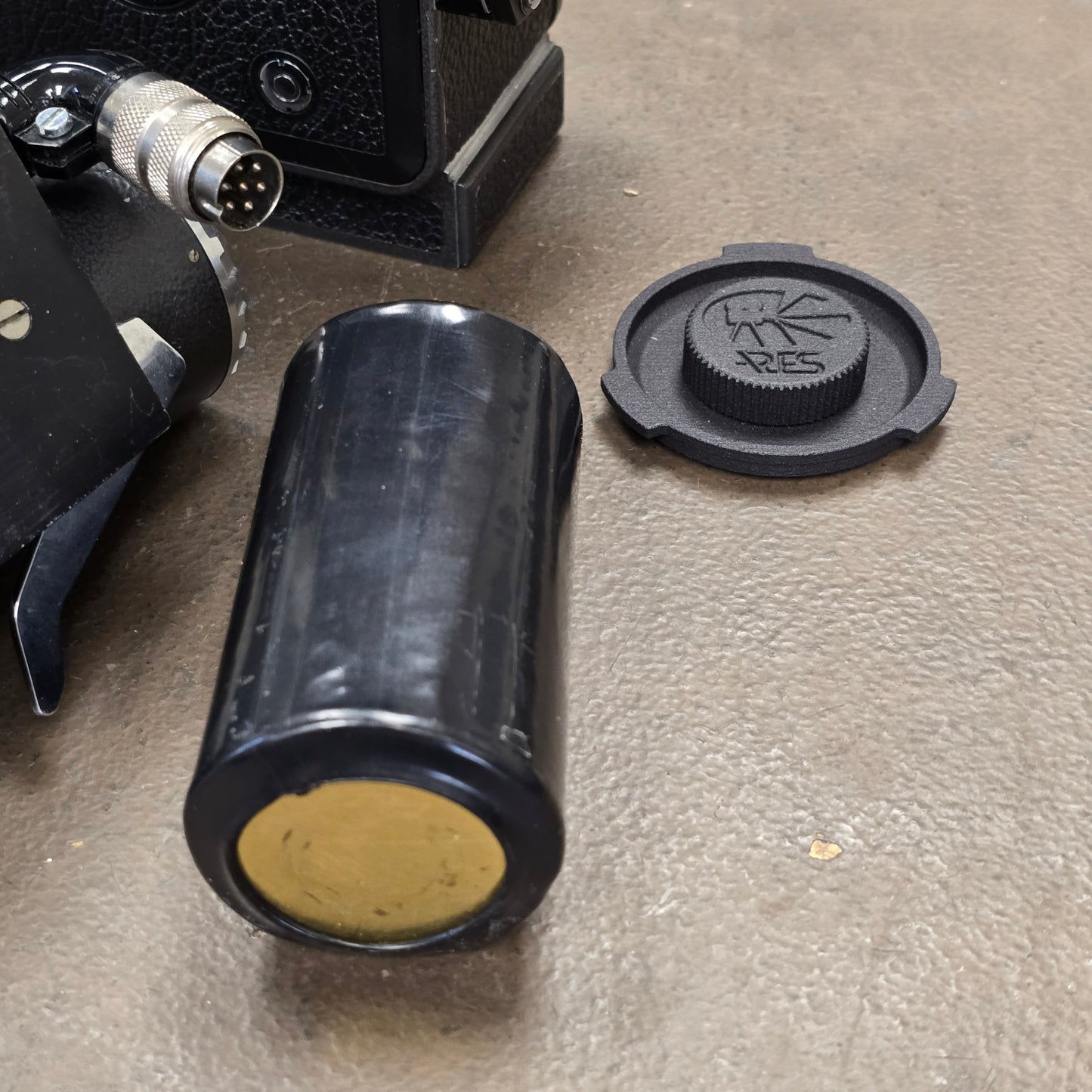 Bolex Super 16 EBM Camera Body with 13x Viewfinder ,Powergrip & Battery S# 306438