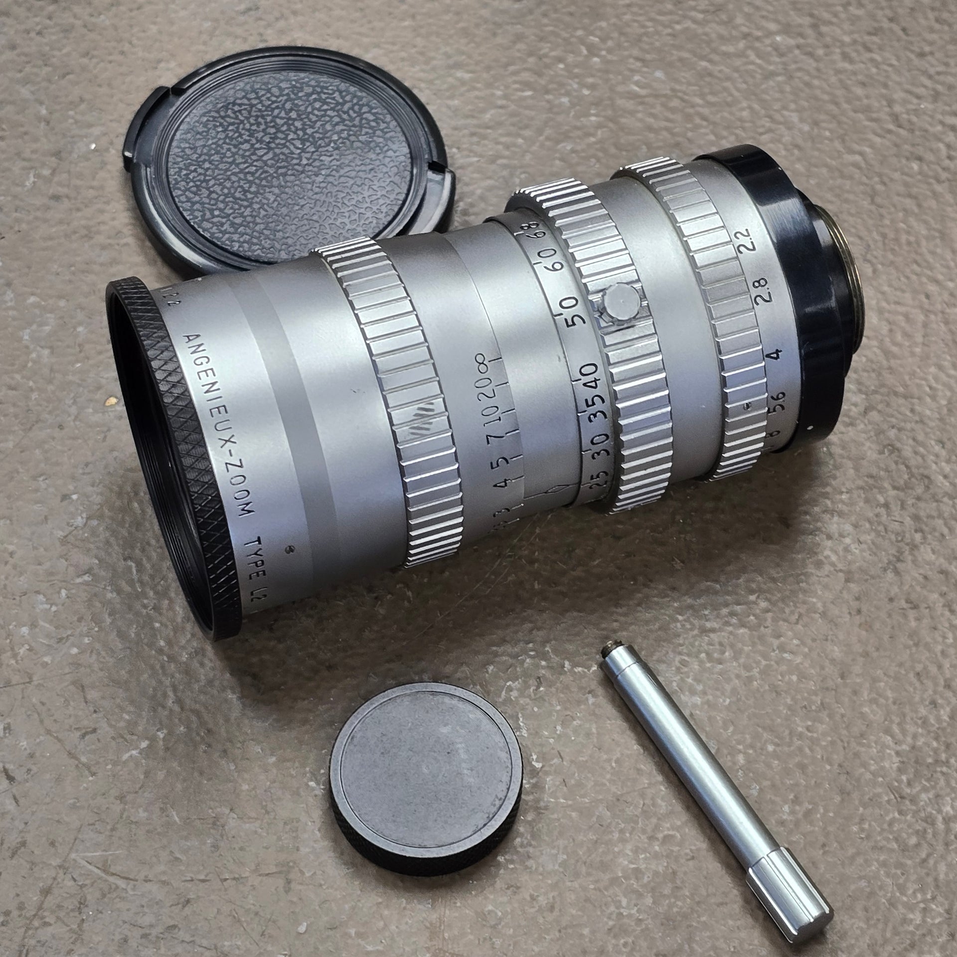 Objectif cinéma P. ANGENIEUX Zoom Type L2 17-68 mm f2.2/P. ANGENIEUX Z – Phototek Canada