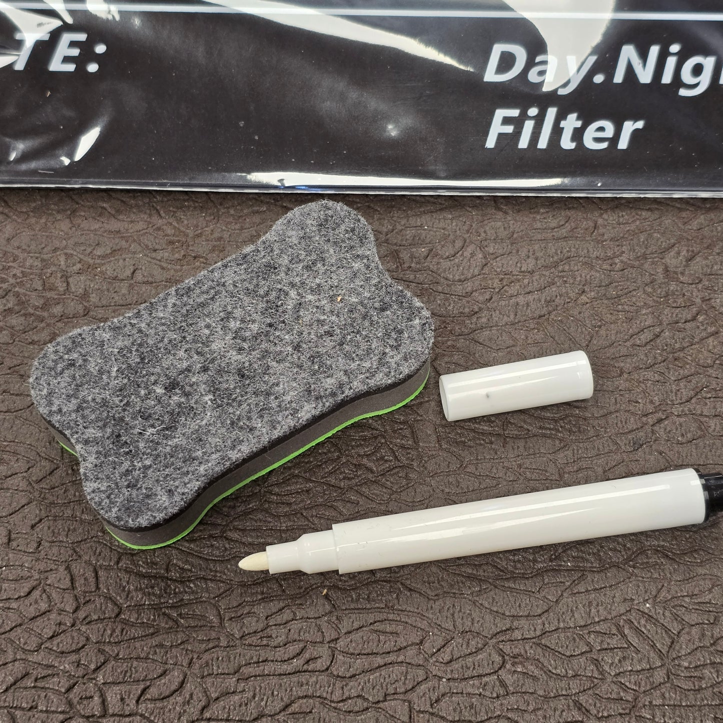 Hollywood Slate 12" x 10" Acrylic Dry Erase With Color Bars Clapper (Black)