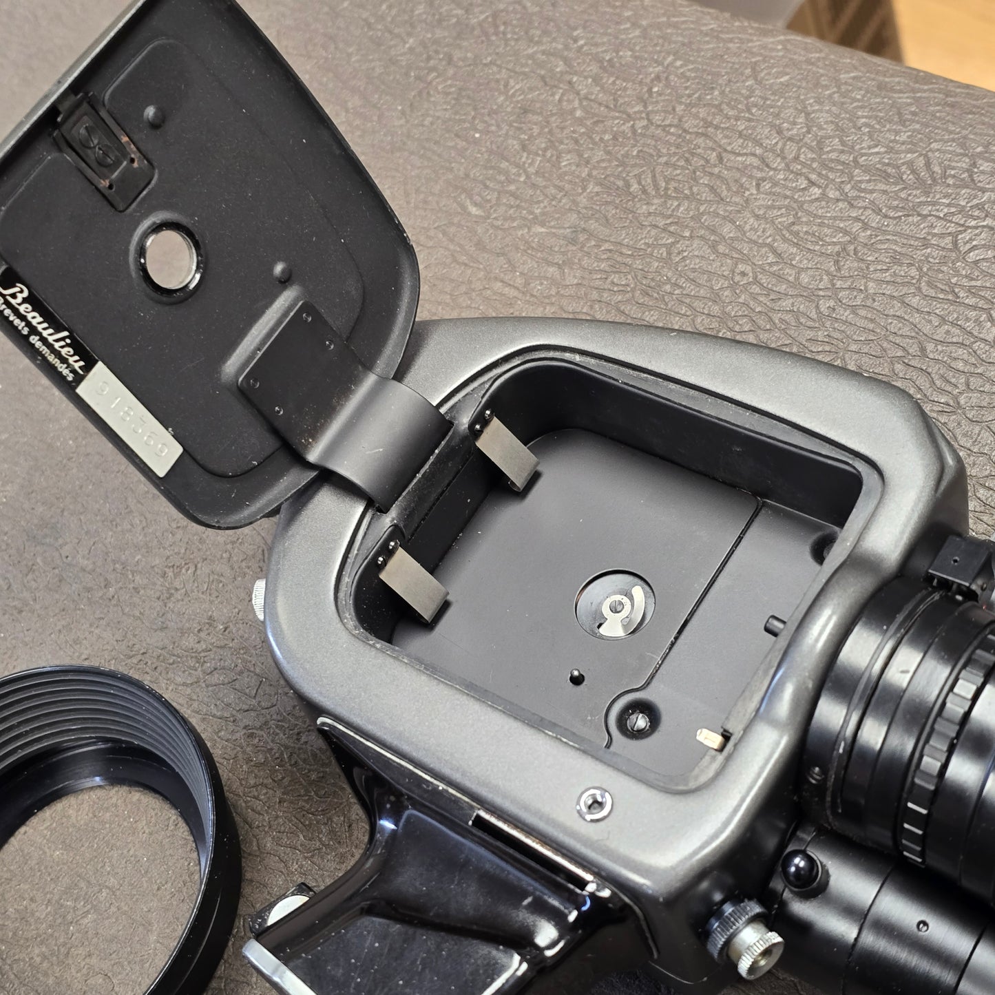 Beaulieu 4008 ZM2 Super 8mm Camera S# 918369 with Beaulieu-Optivaron Schneider-Kreuznach 6-66mm T1.8 Powered Zoom Lens S# 12292368