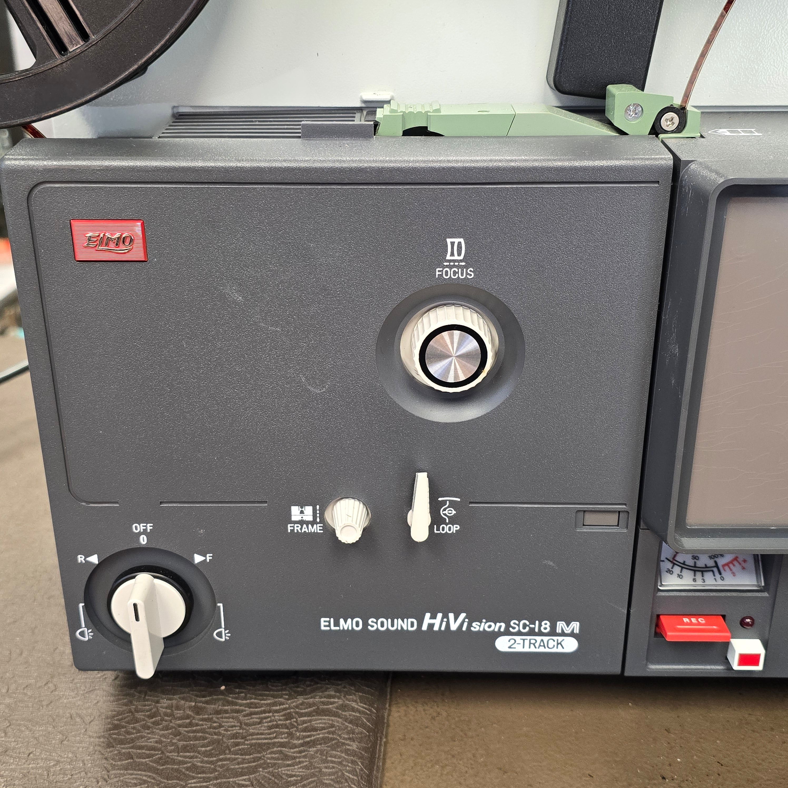 Elmo SC-18 Super 8mm Projector with Carrying Case S# 600249