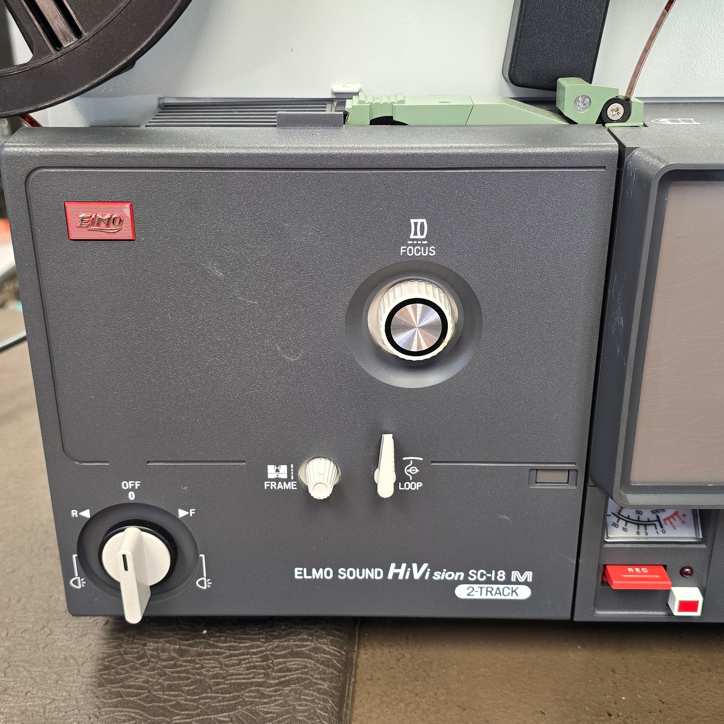 Elmo SC-18 Super 8mm Projector with Carrying Case S# 600249 & Super 8mm Film Logan's Run