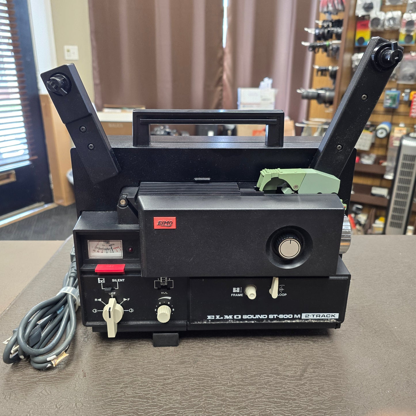 Elmo ST-600 M Super 8mm Sound Projector S# 408228