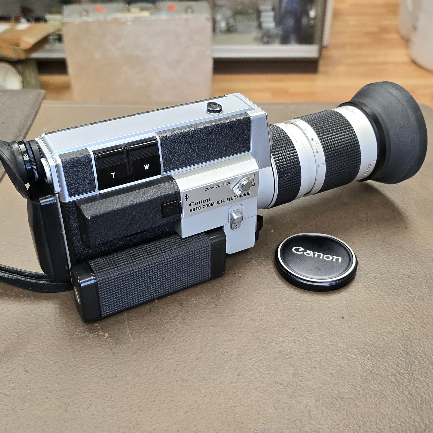 Canon 1014 Auto Zoom Electronic Super 8mm Camera S# 123440-126814