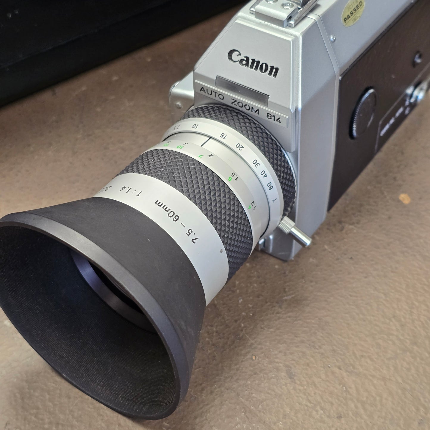 Canon 814 Autozoom Super 8mm Camera with Case S# 221884-202778