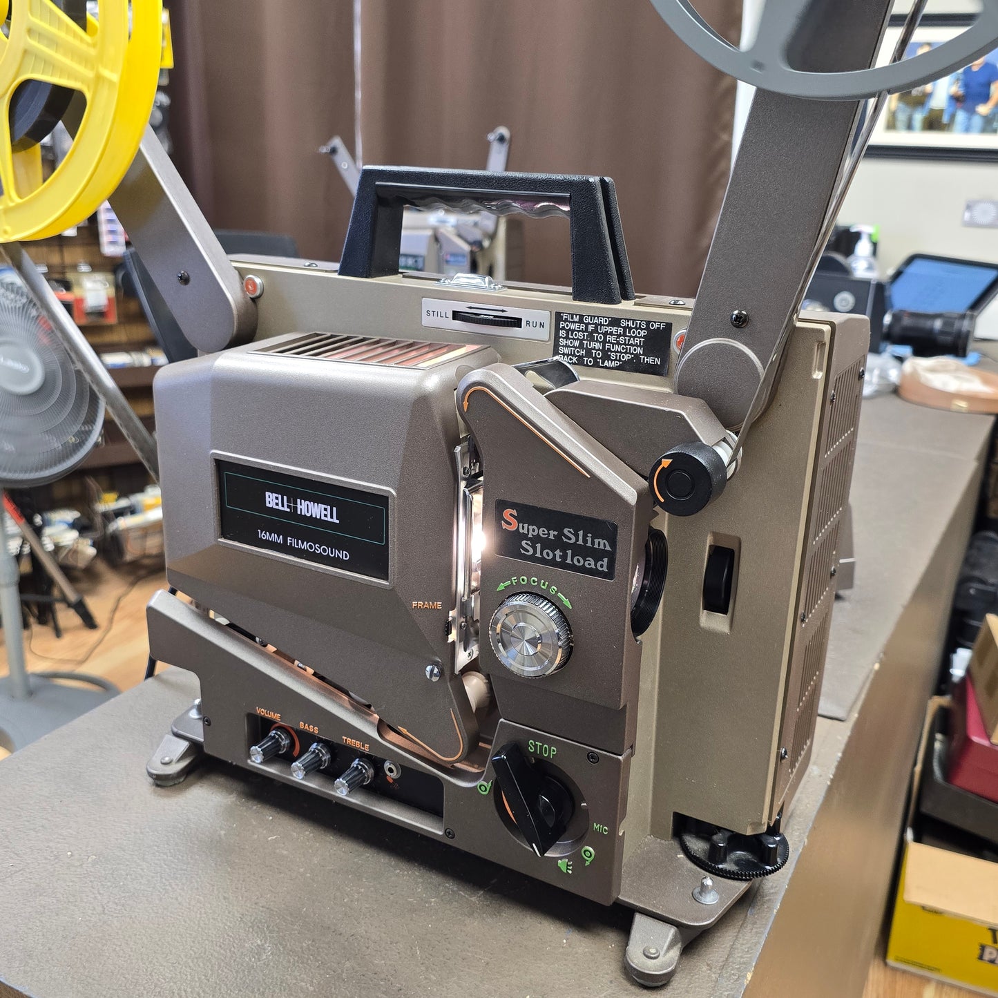 Eiki / Bell & Howell 3580 Slim Line 16mm Slotload Sound Projector S# 172