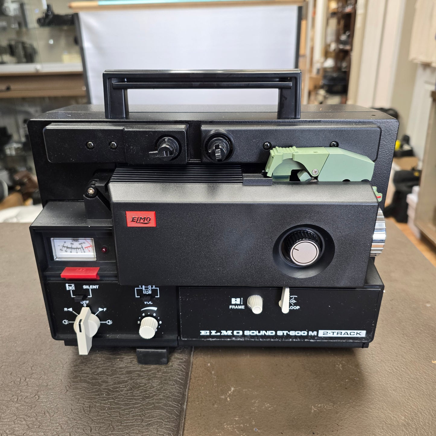 Elmo ST-600 M Super 8mm Sound Projector S# 405210 with Movie Film Promo Reel