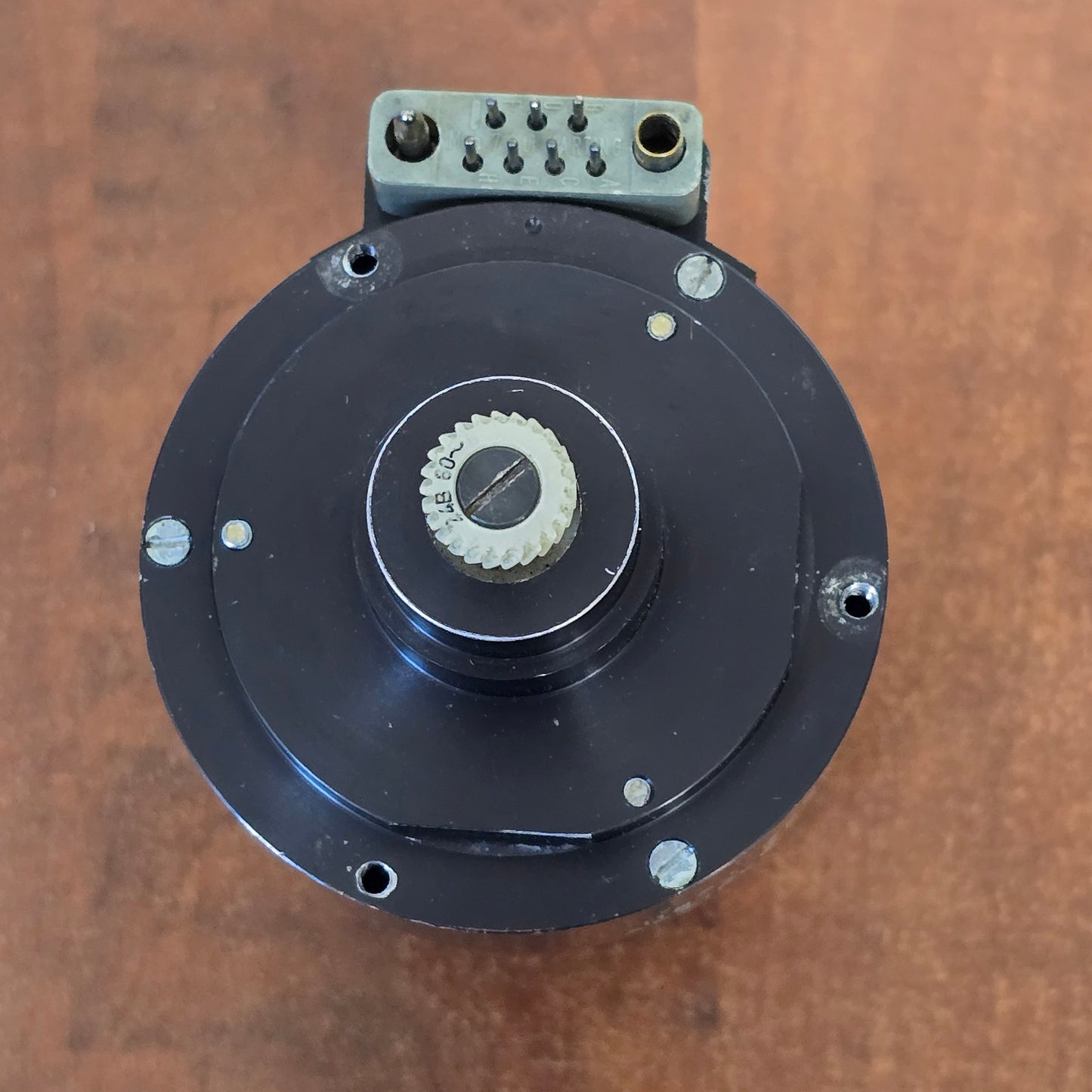 Arriflex 16BL DOM 24FPS Crystal Sync Motor with 24B 60 Gear S# 190