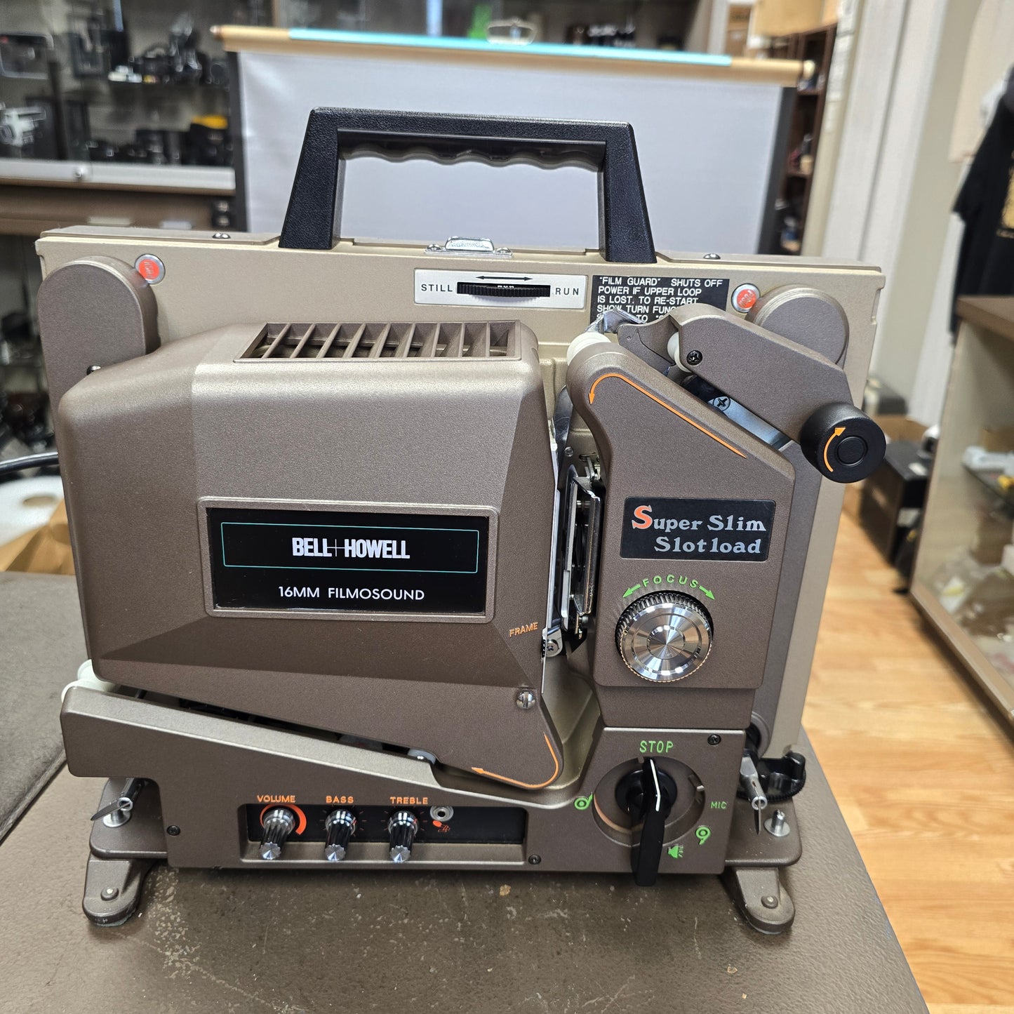 Eiki / Bell & Howell 3580 Slim Line 16mm Slotload Sound Projector S# 172