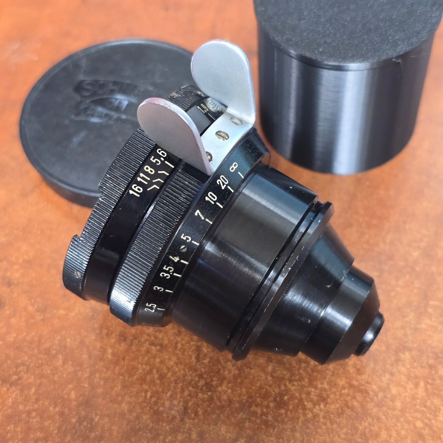 Schneider-Kreuznach Xenon 16mm T1.9 Arri Standard Mount S# 5709795
