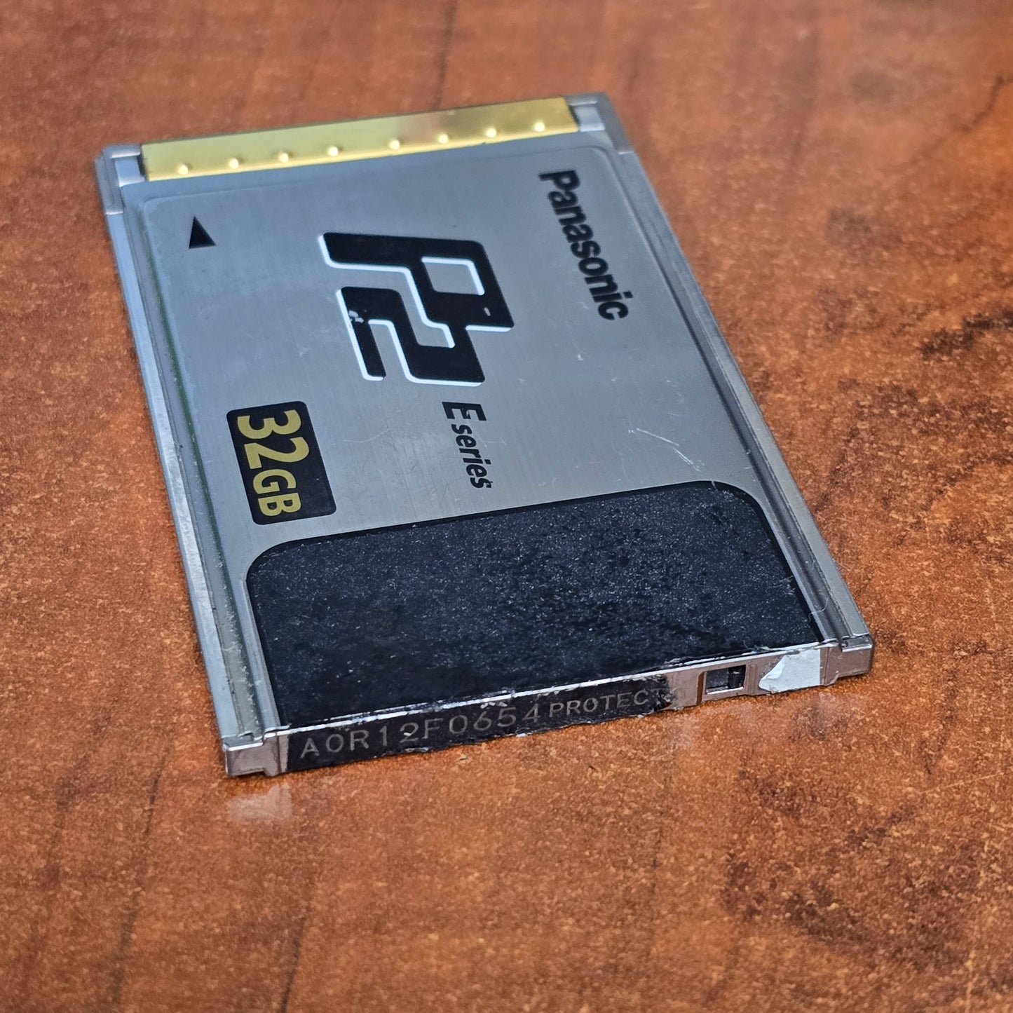 Panasonic 32GB E-Series P2 Card ( AJ-P2E032XG ) S# AOR12F0654