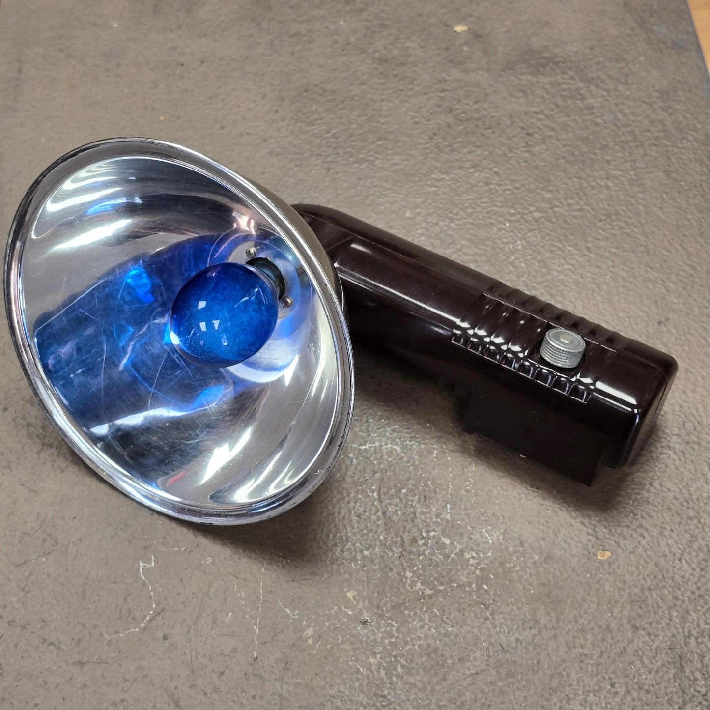 Kodak Duaflex IV Camera, with Kodalite Flash Outfit w/ Spare Bulbs & Case