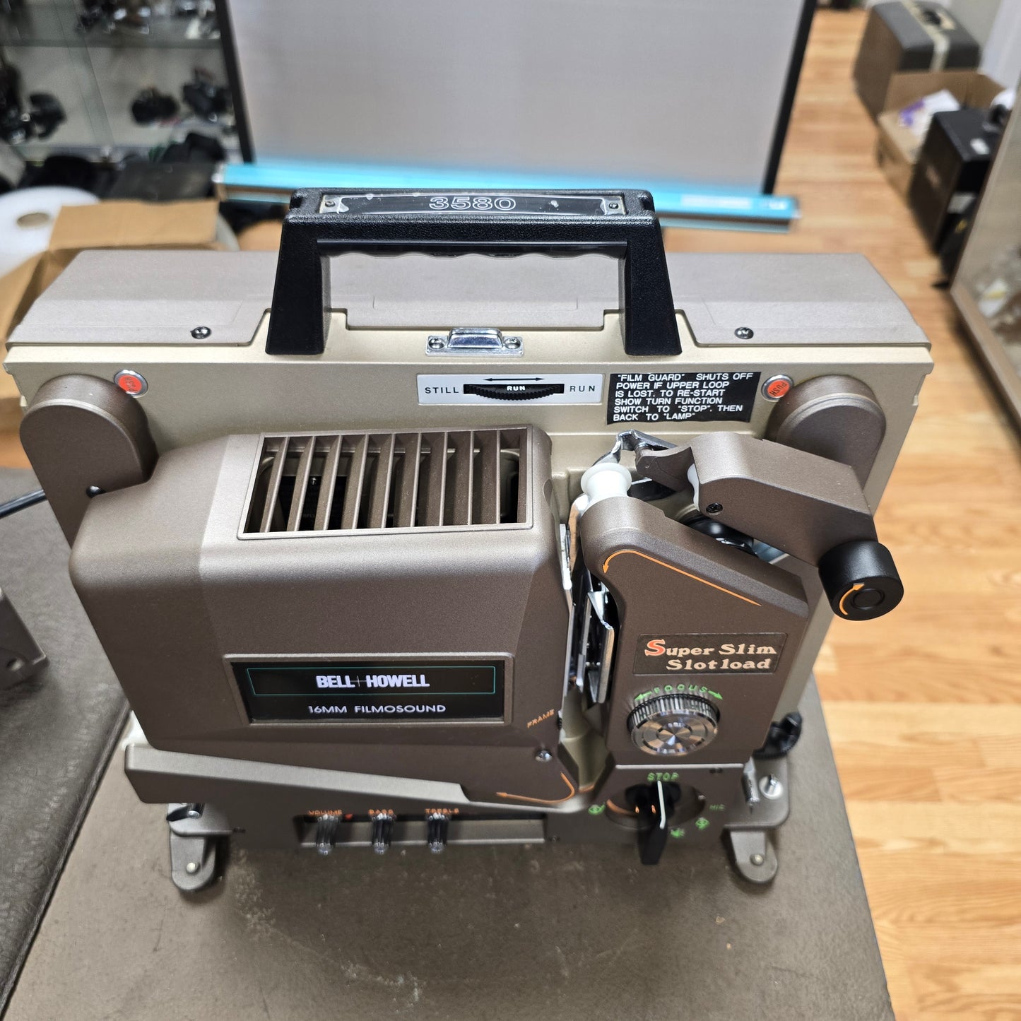 Eiki / Bell & Howell 3580 Slim Line 16mm Slotload Sound Projector S# 172