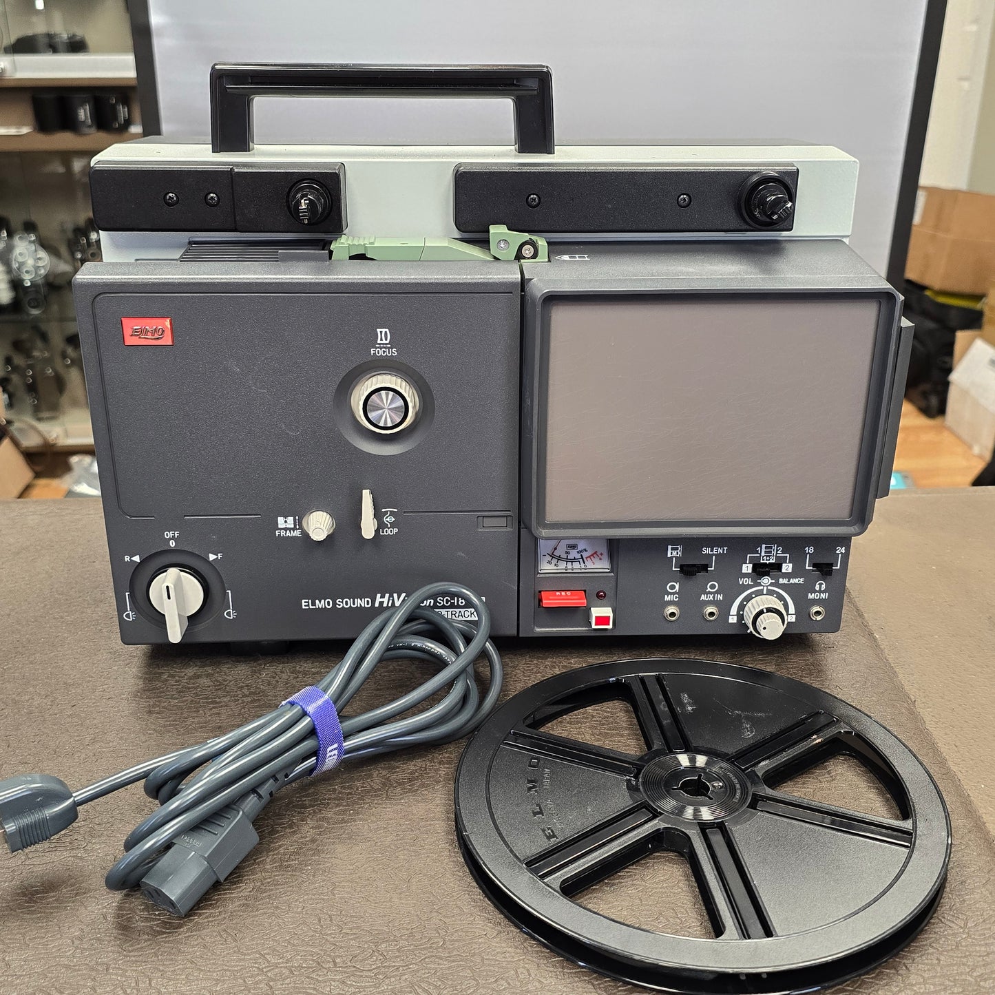 Elmo SC-18 Super 8mm Projector with Carrying Case S# 600249 & Super 8mm Film Logan's Run