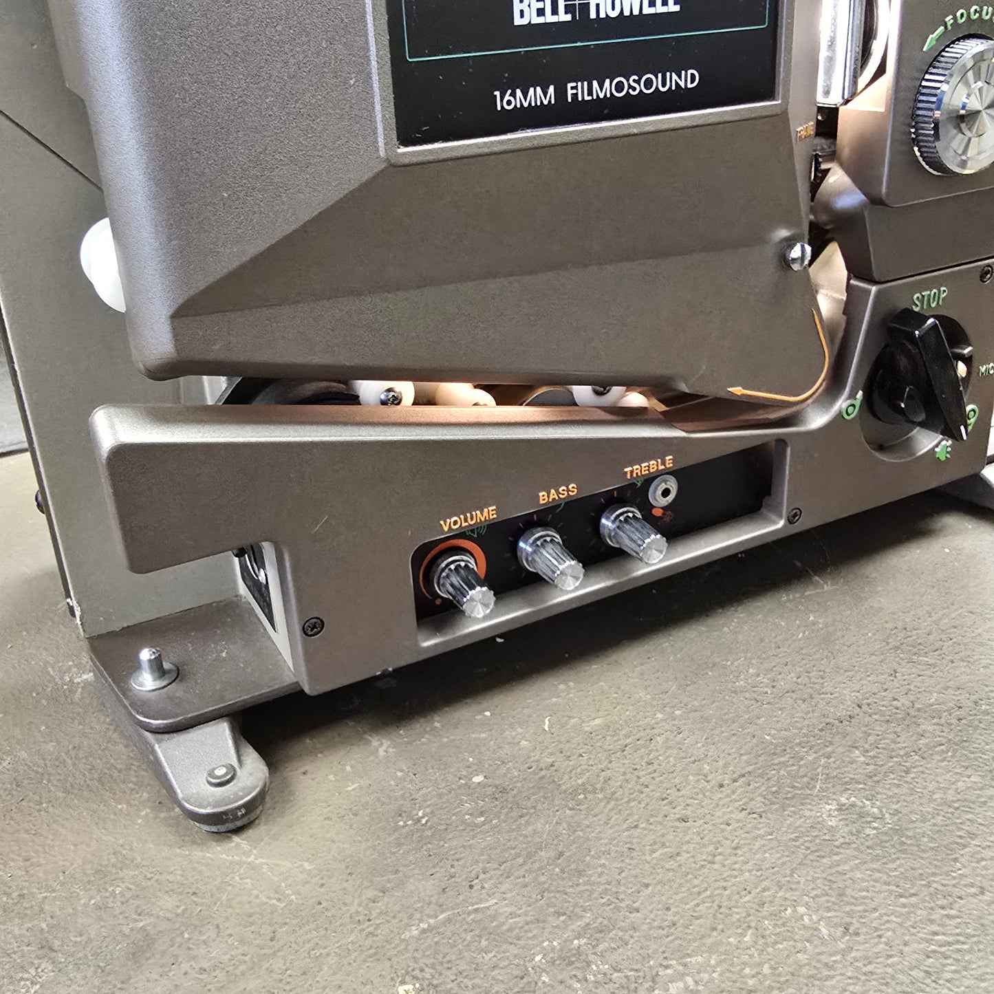 Eiki / Bell & Howell 3580 Slim Line 16mm Slotload Sound Projector S# 172