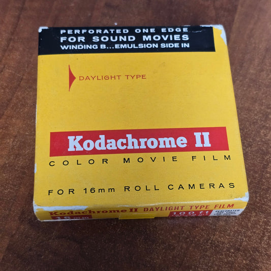 KODAK 16mm 100' Kodachrome II Color Film ( Expired Stock )