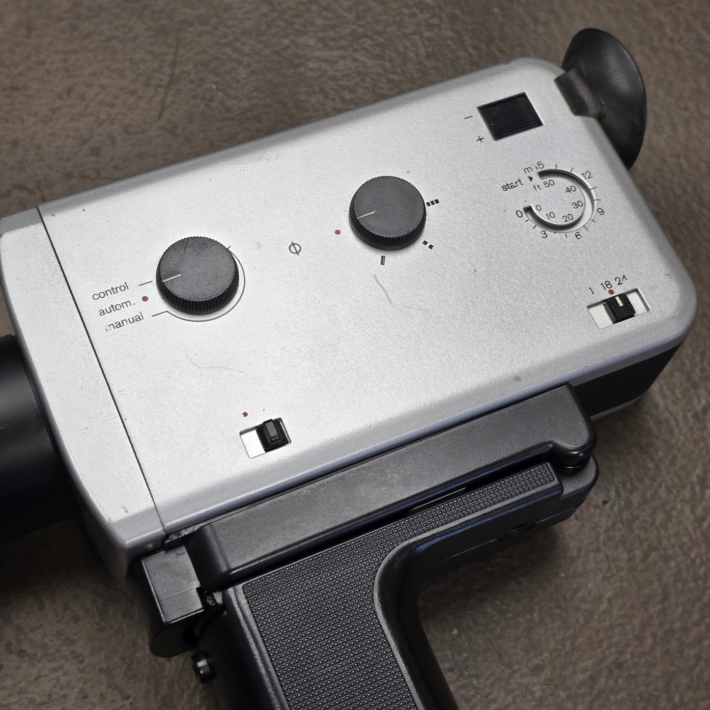 Nizo Spezial 136 Super 8mm Camera S# 1033741 With Padded Case