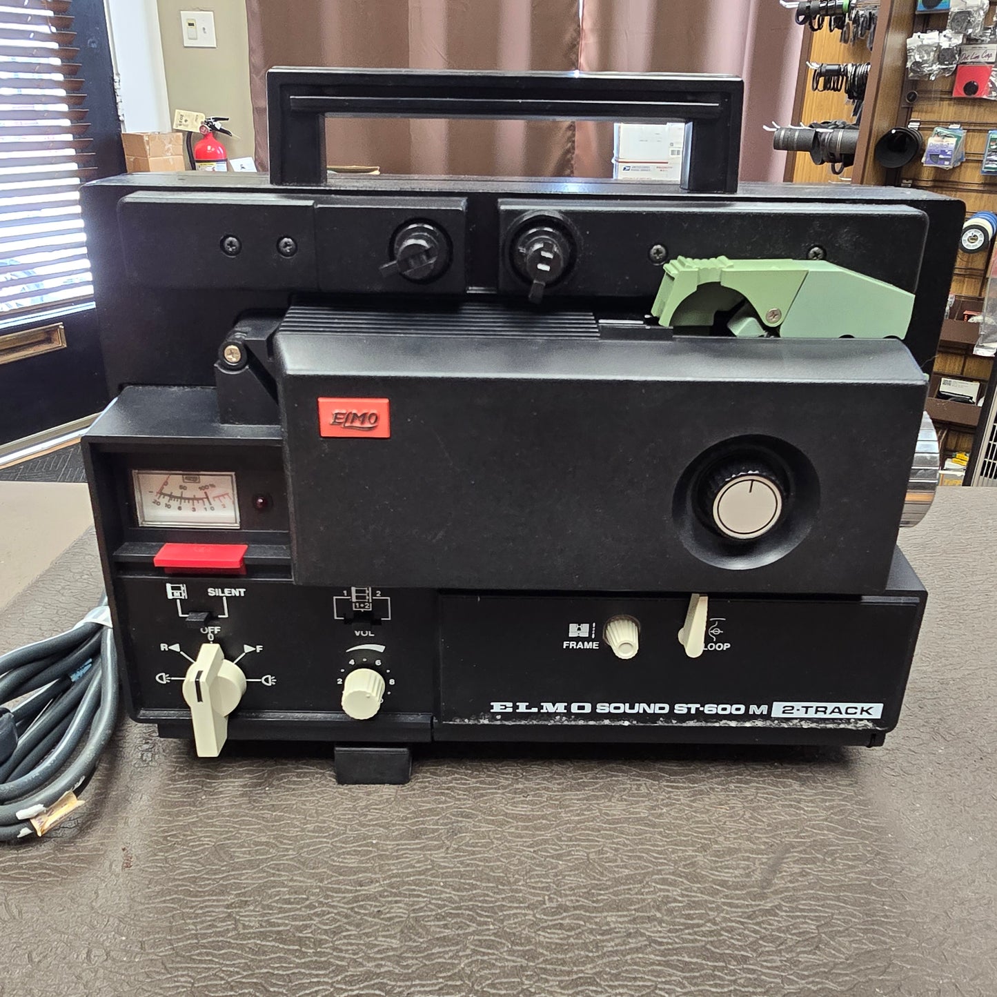 Elmo ST-600 M Super 8mm Sound Projector S# 408228