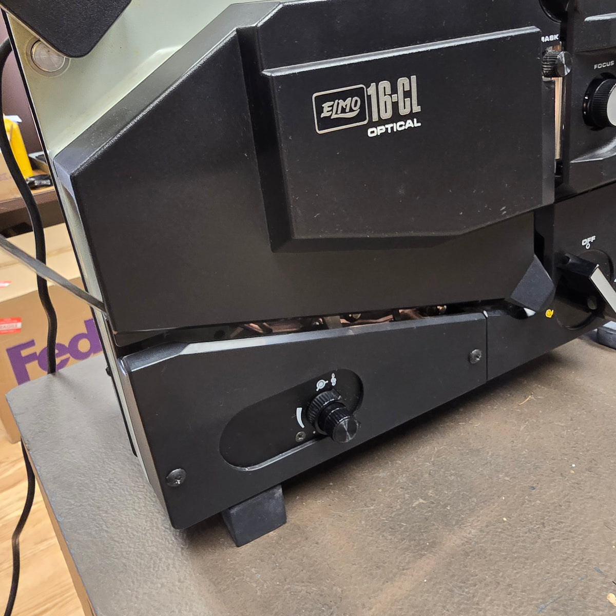 Elmo 16-CL Optical Channel Load 16mm Sound Projector S# 136405
