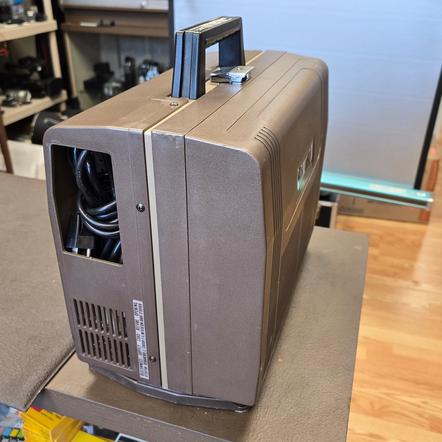 Eiki Slimline SSL-OL 16mm Slotload Sound Projector S# 50496