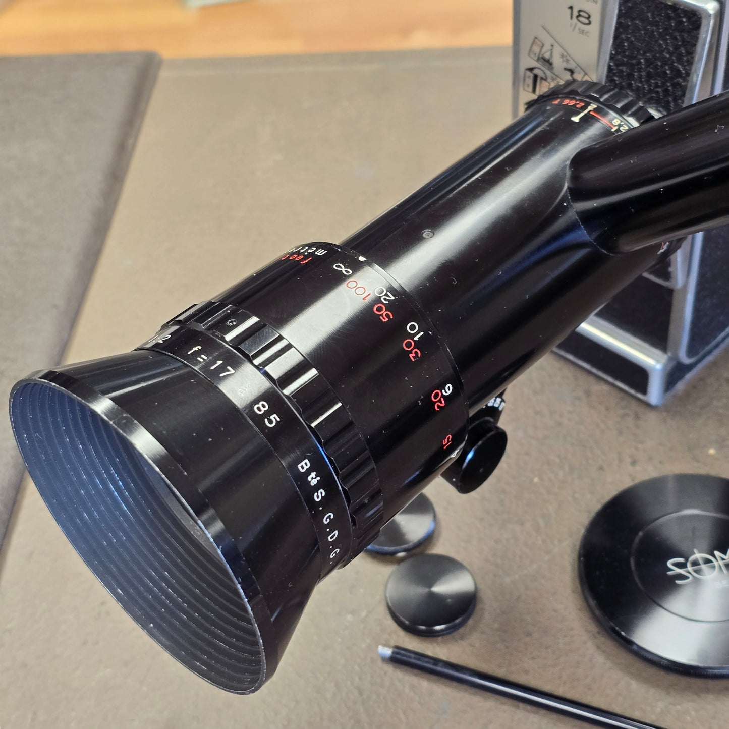 Som Berthiot Pan Cinor 17-85mm T2.66 C-Mount Zoom lens with Dogleg Viewfinder S# T57098