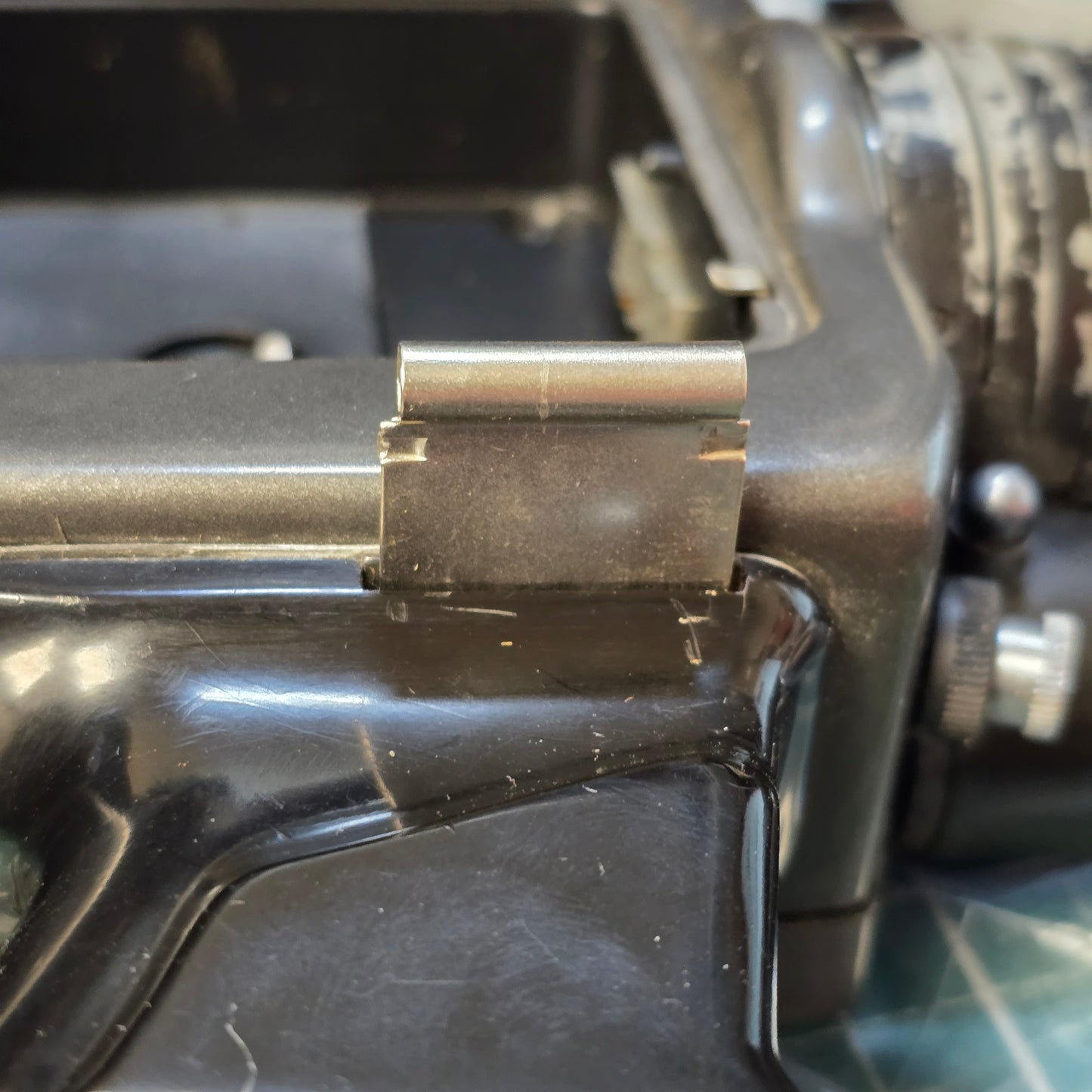 Beaulieu Filter Retracting Key