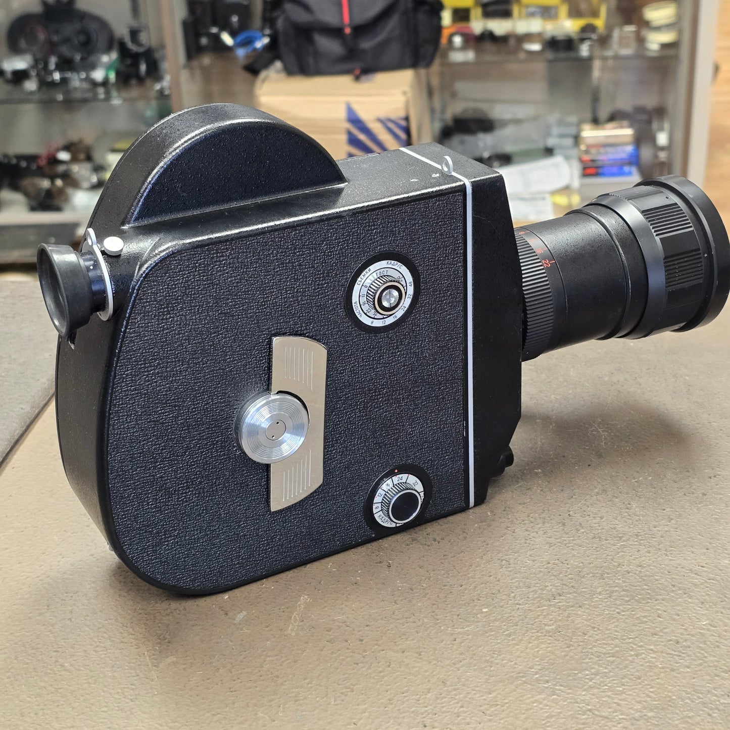 Krasnogorsk K-3 Super 16mm Camera S# 8702973 w/ Meteor 17-69mm Zoom lens S# 875659 with Case & Accessories