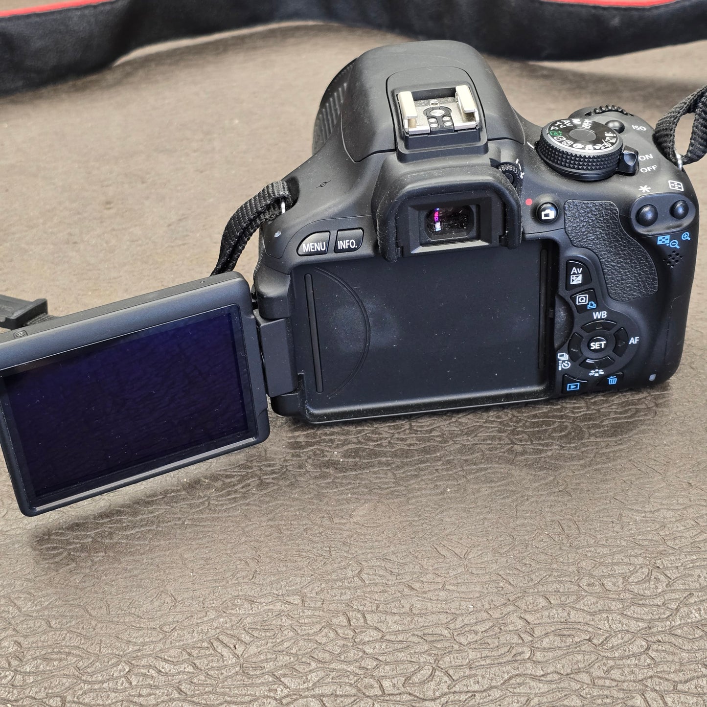 Canon EOS Rebel T3i DSLR Camera S# 232076194429 with Canon 18-55mm Zoom lens