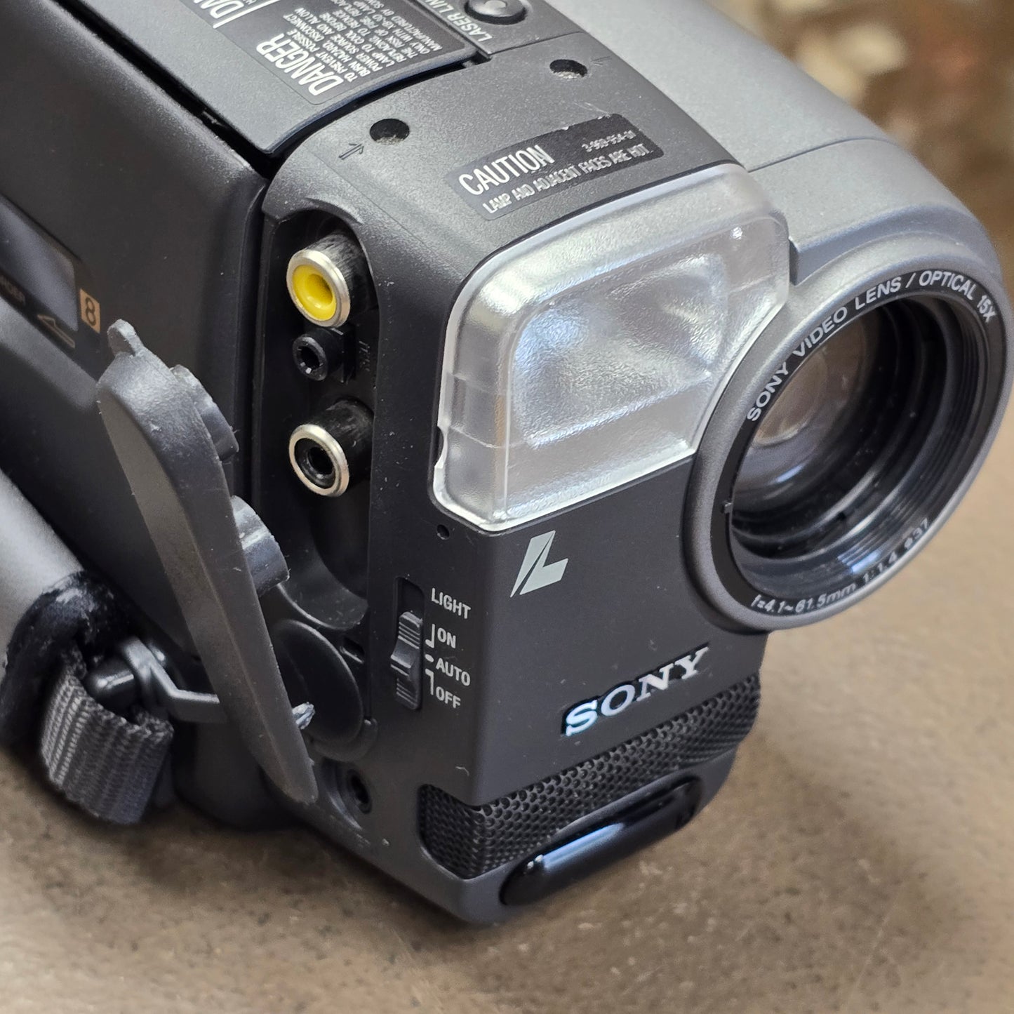 Sony CCD-TR86 Hi8mm NTSC Video Camcorder S# 25541