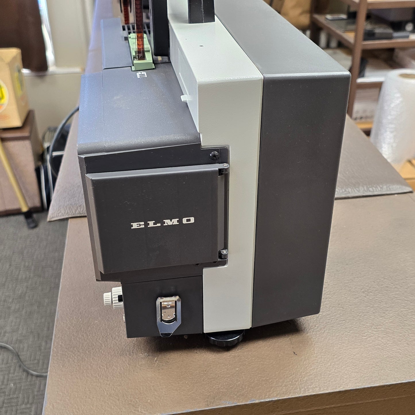 Elmo SC-18 Super 8mm Projector with Carrying Case S# 600249 & Super 8mm Film Logan's Run