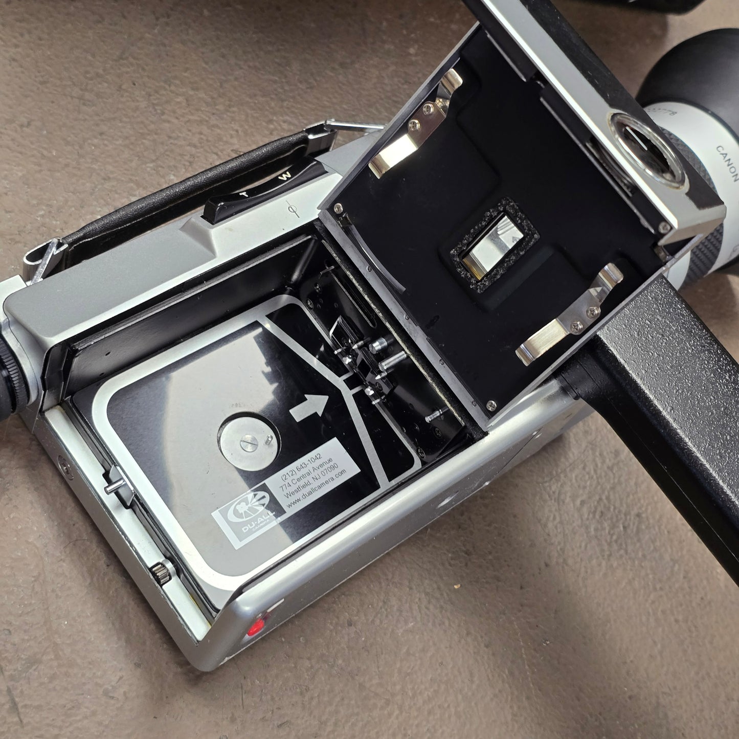 Canon 814 Autozoom Super 8mm Camera with Case S# 221884-202778