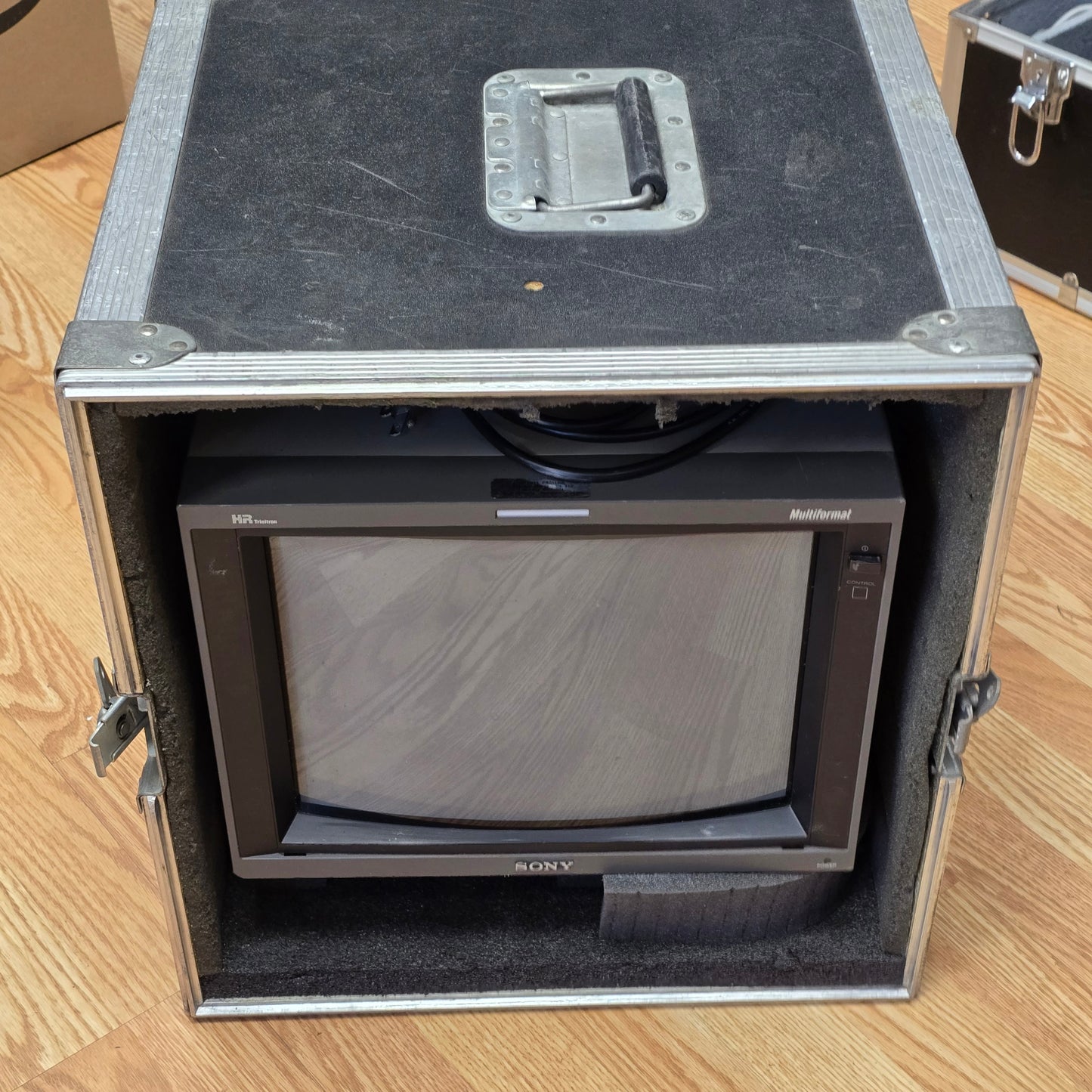 Sony Trinitron Color Video Monitor Model PVM-14L5 S# 2107527