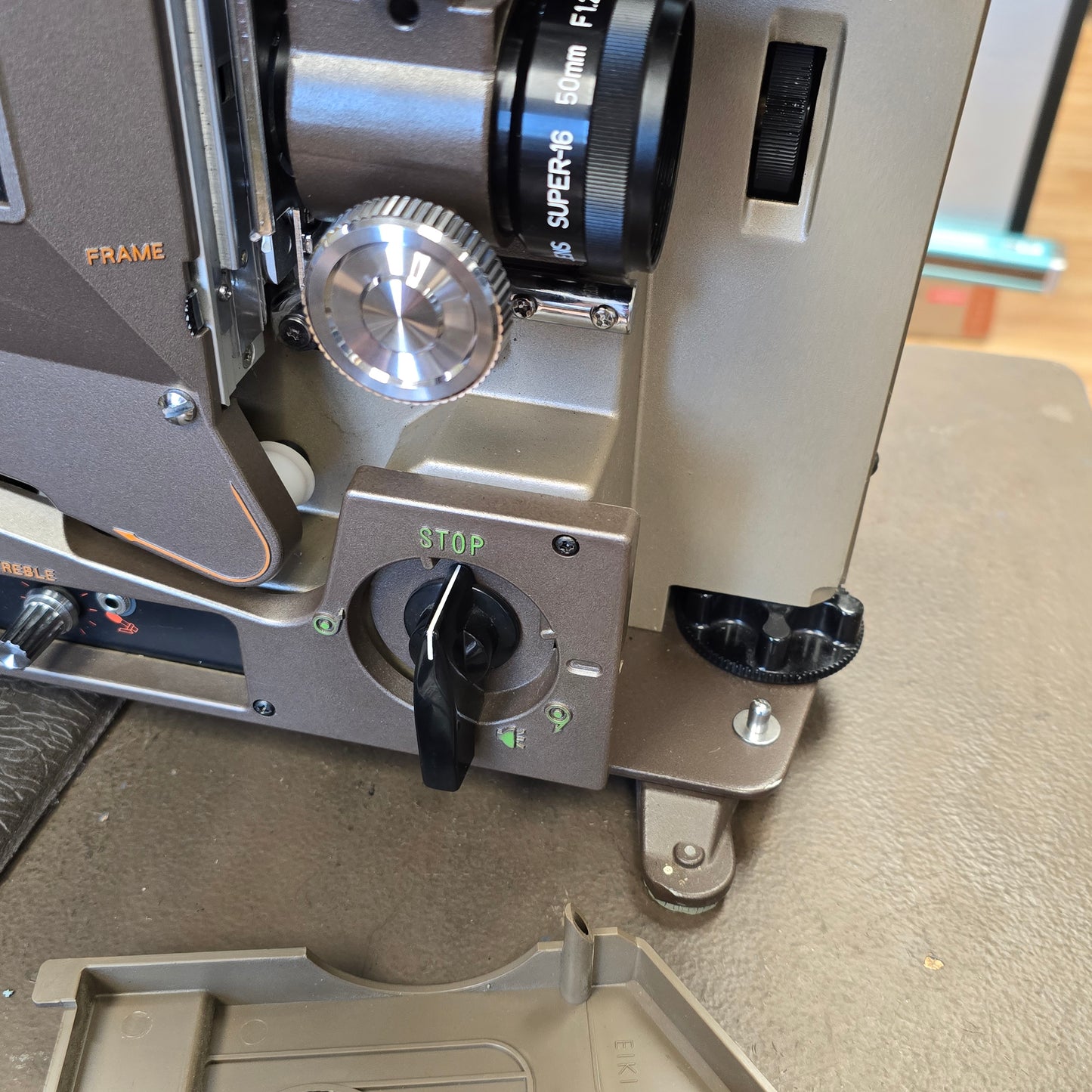 Eiki Slimline SSL-OL 16mm Slotload Sound Projector S# 50496