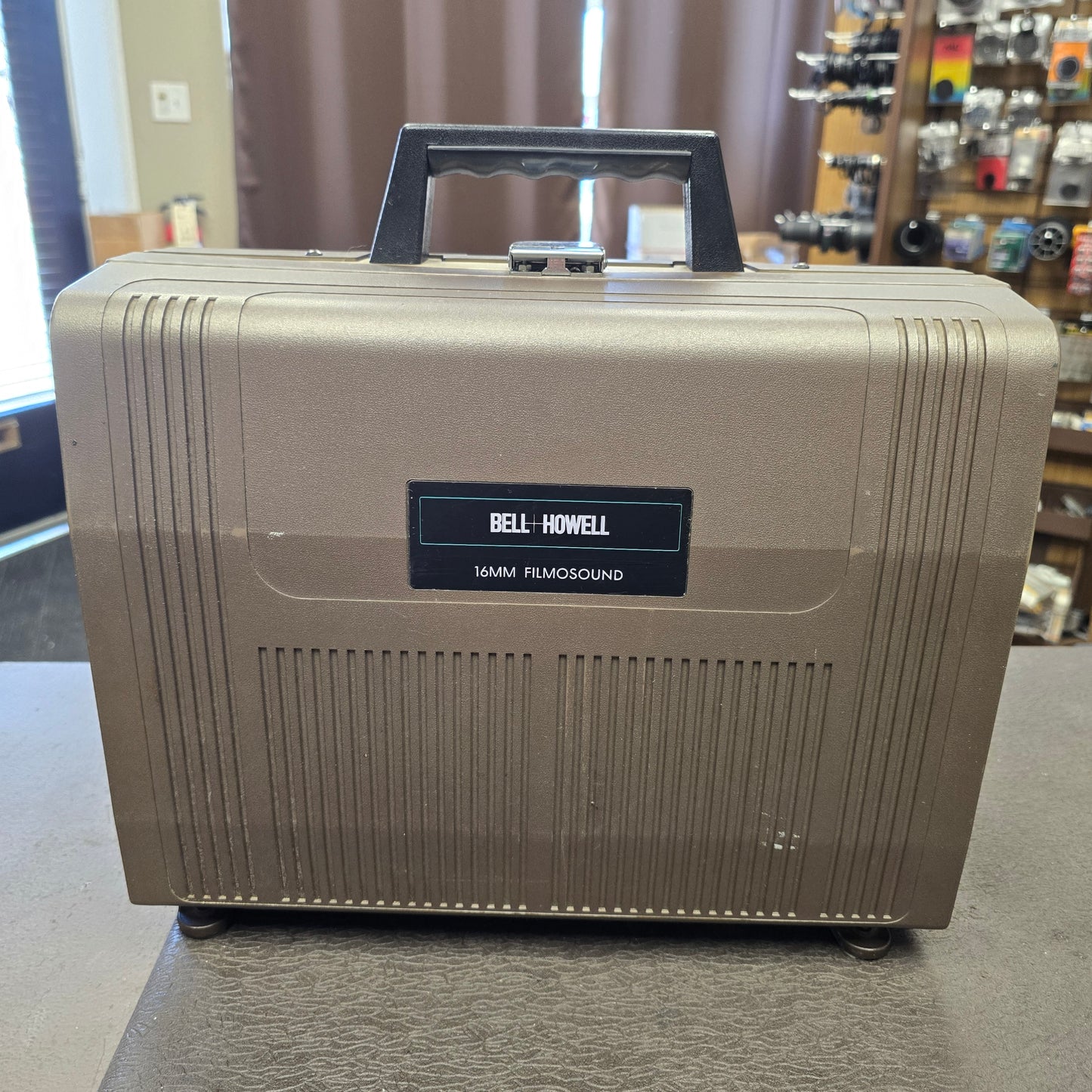 Eiki / Bell & Howell 3580 Super SLim Slotload 16mm FilmoSound Projector S# 43114