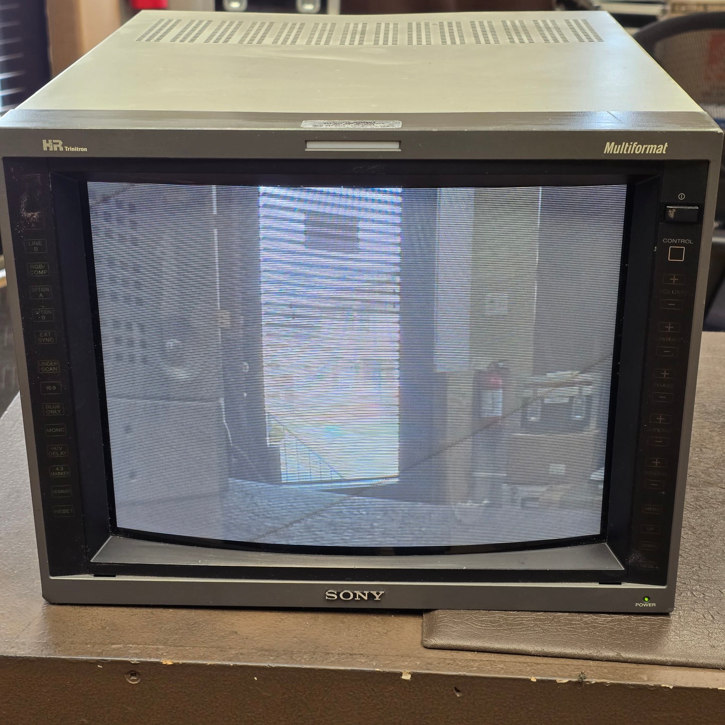 Sony Trinitron Color Video Monitor Model PVM-14L5 S# 2107527