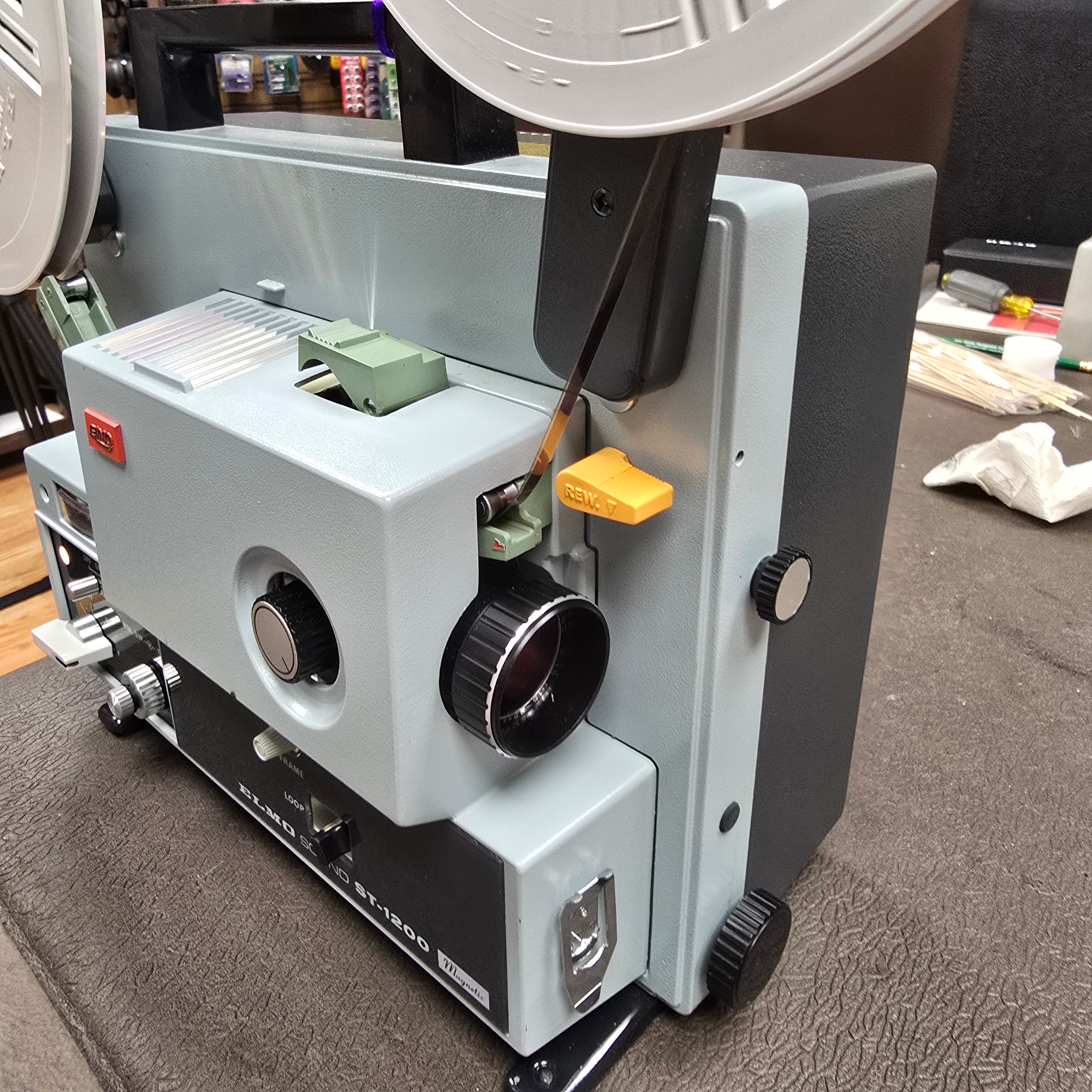 Elmo ST-1200 Magnetic Super 8mm Sound Projector S# 54611 – Du-All