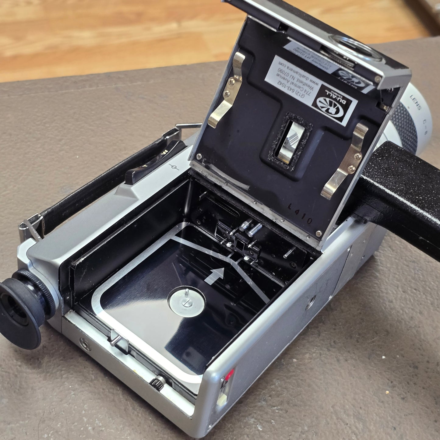Canon 814 Autozoom Super 8mm Camera with Case S# 273369-253124