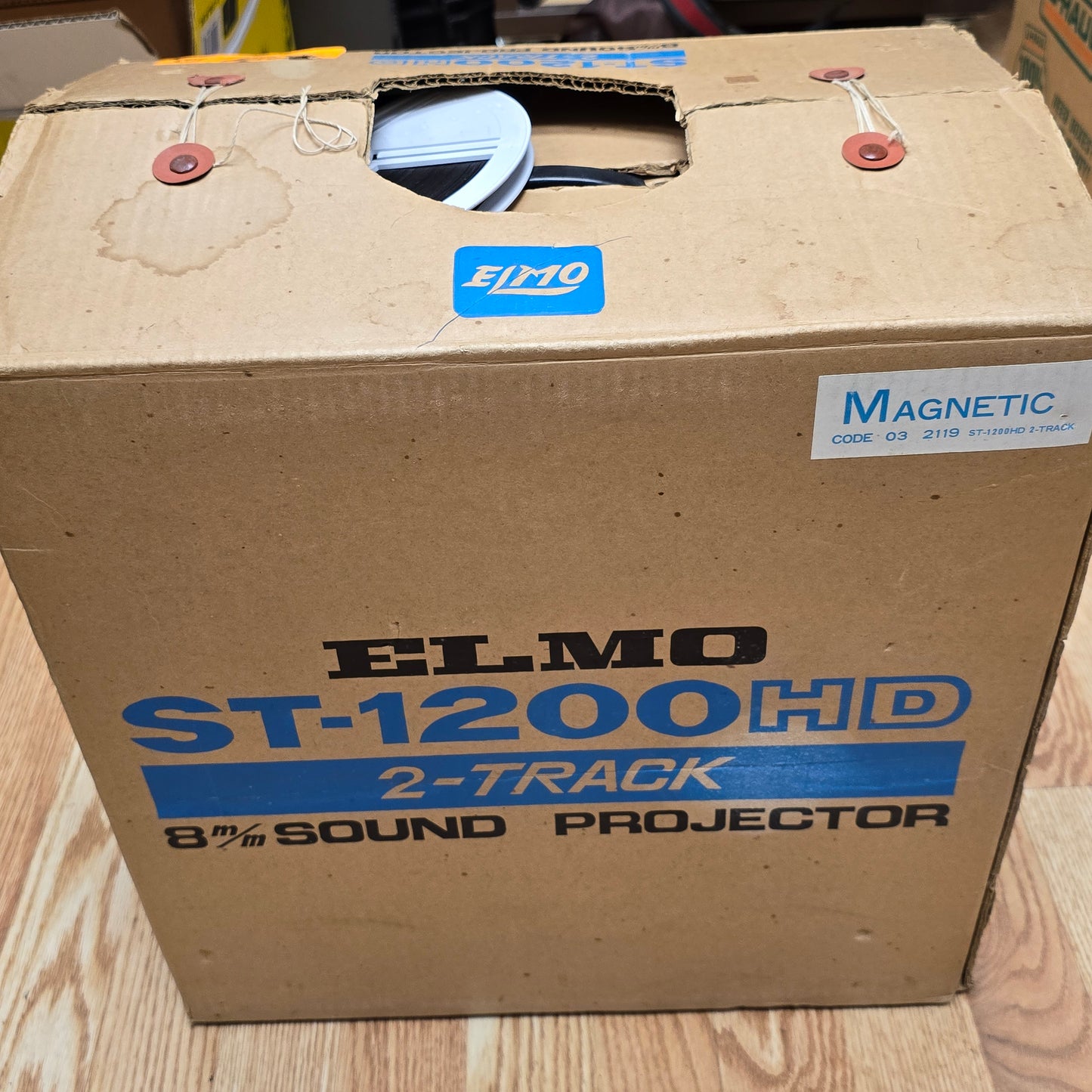 Elmo ST-1200 HD Magnetic 2 Track Super 8mm Sound Projector S# 402083