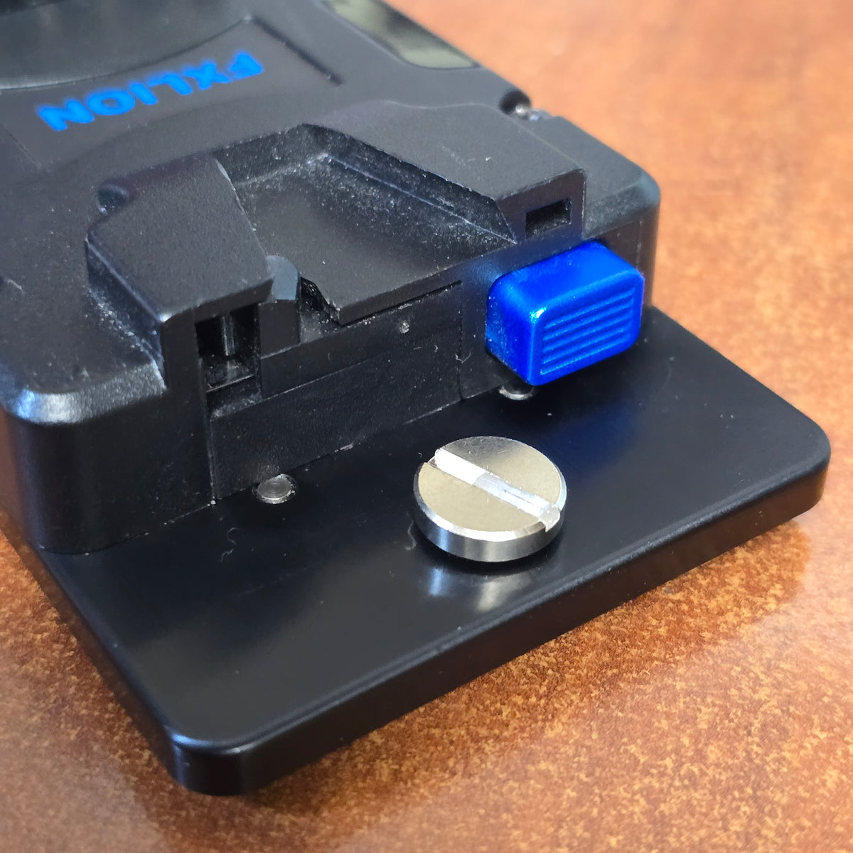 Bolex FXLION NANO V-Lock Plate with D-Tap 12 volts regulated S# 12VR also with Belt Clip Plate