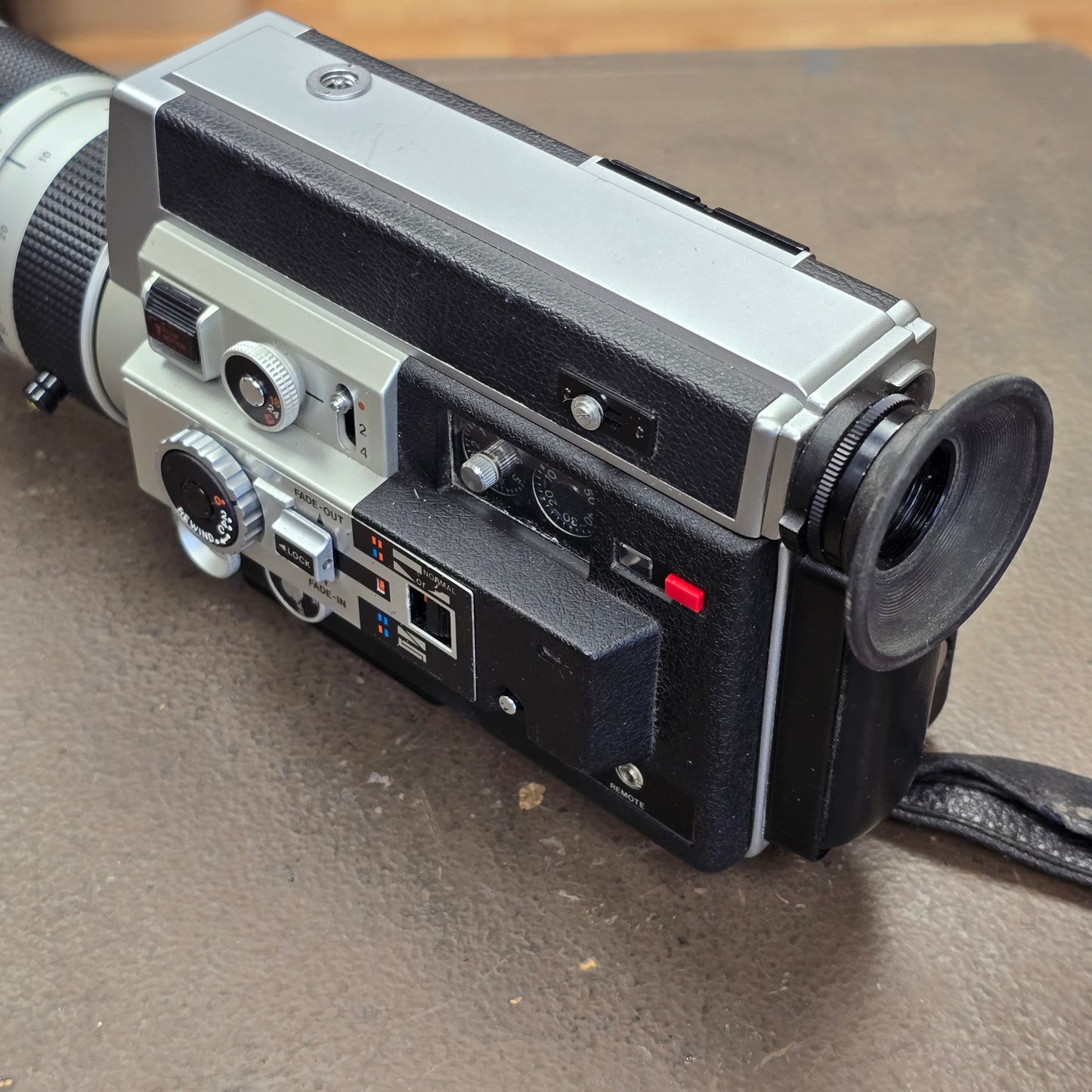 Canon 1014 Auto Zoom Electronic Super 8mm Camera S# 143344-147299 With Case