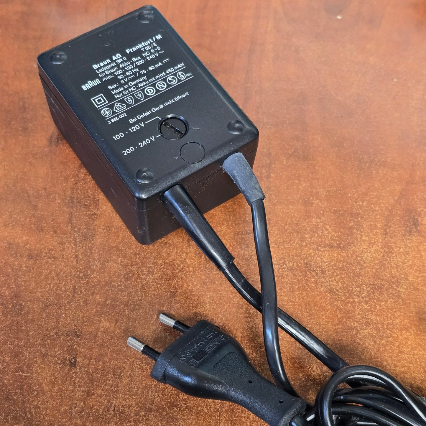 Braun Nizo Akku Box Ladegerat SR9 AC Charger 100-120V / 200-240V