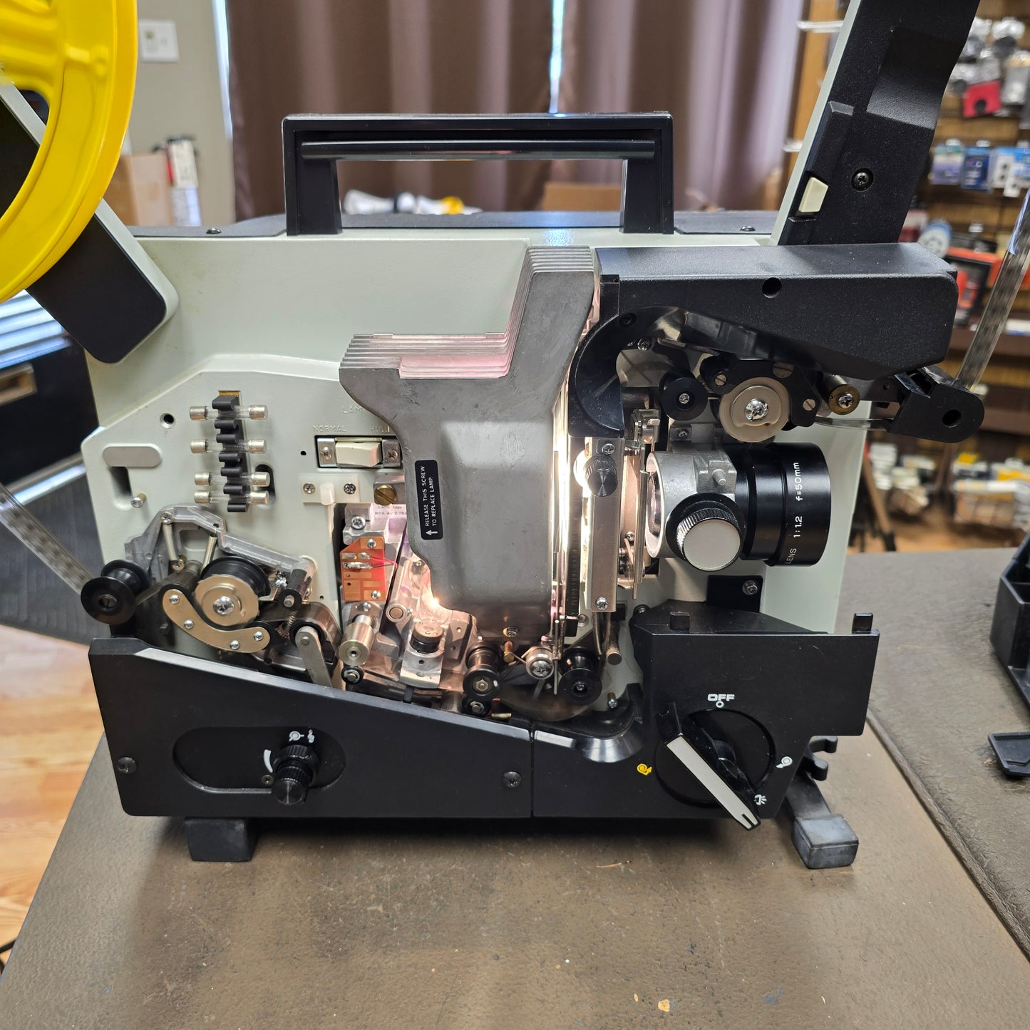 Elmo 16-CL Optical Channel Load 16mm Sound Projector S# 136405