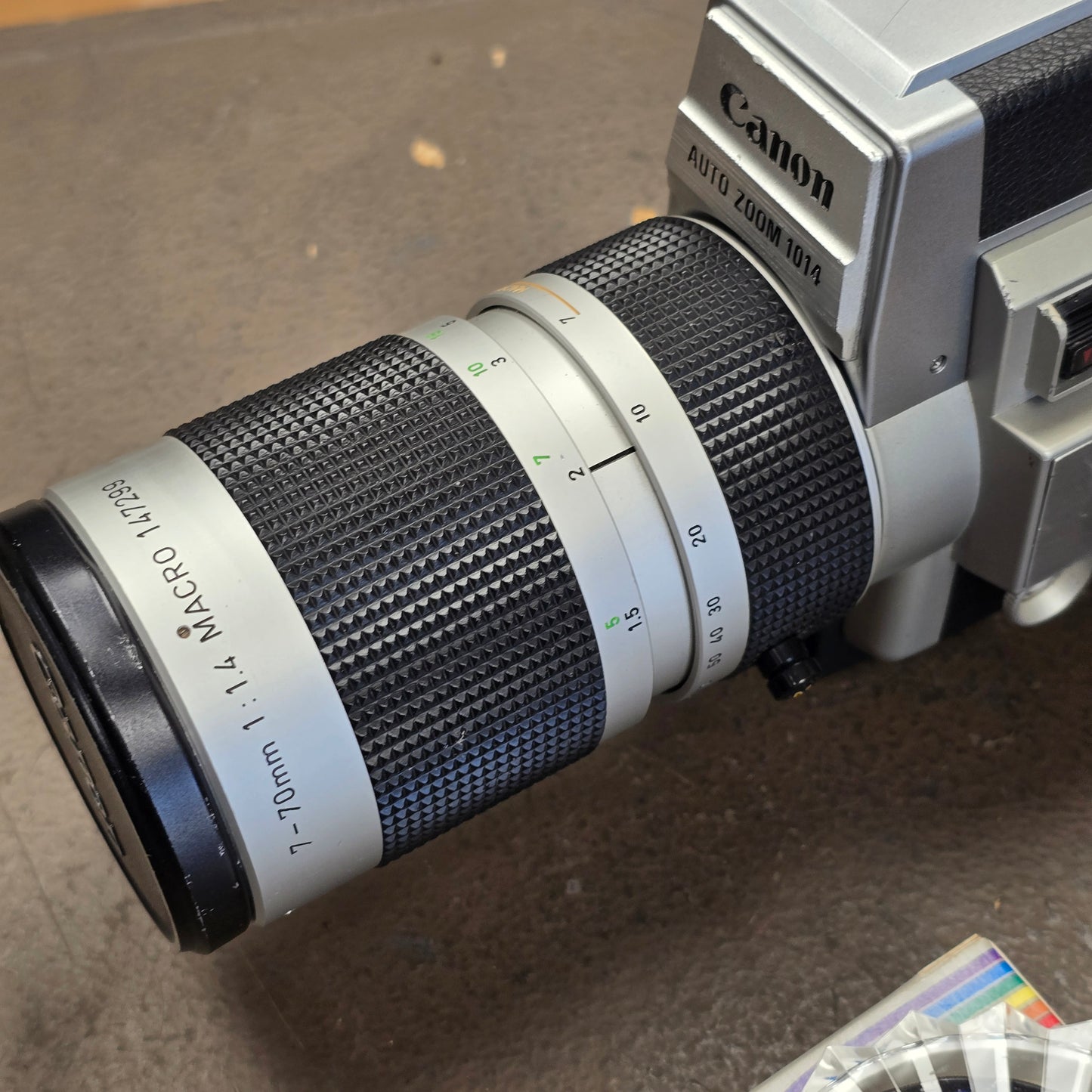 Canon 1014 Auto Zoom Electronic Super 8mm Camera S# 143344-147299 With Case