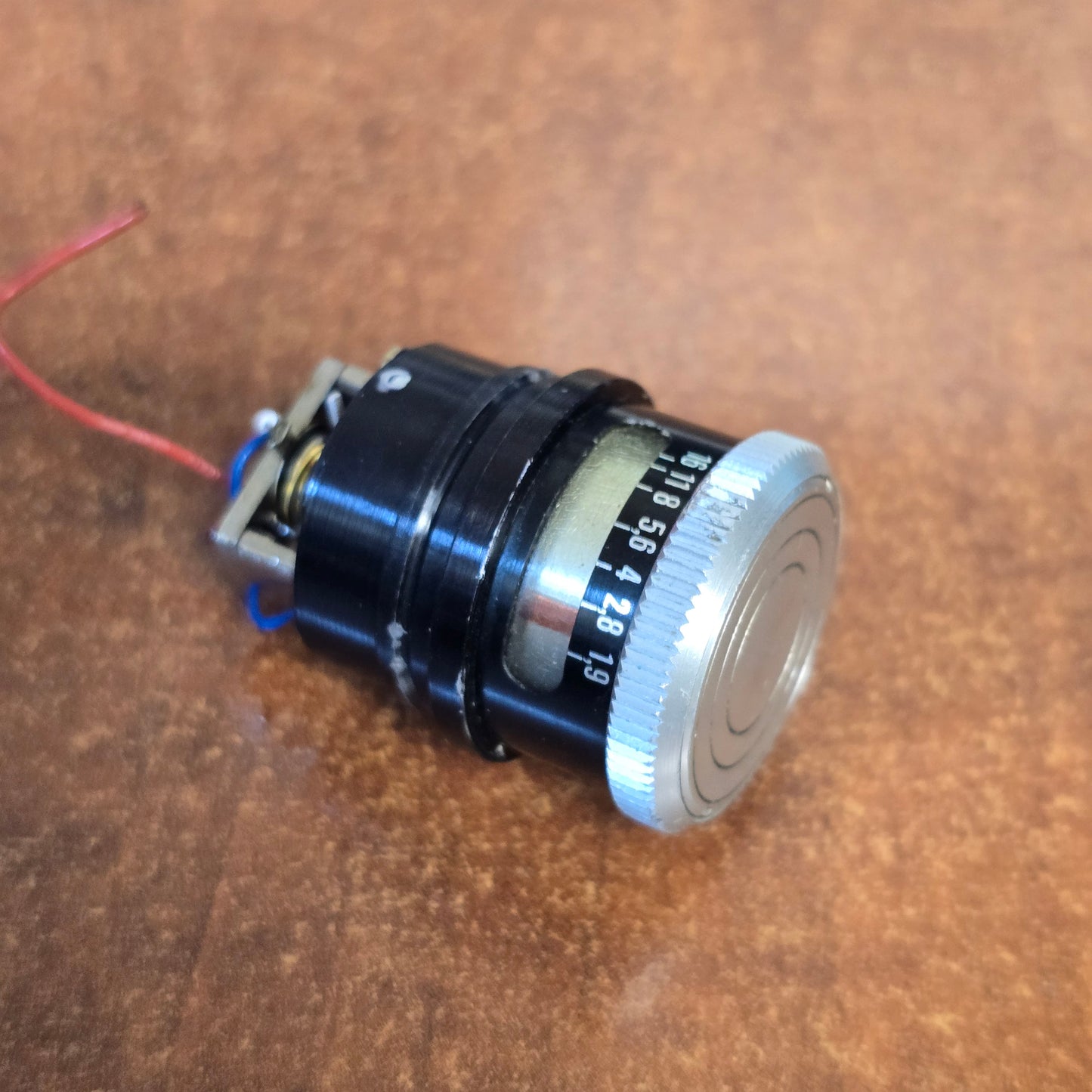 Kern Vario-Switar 16-100mm Iris assembly