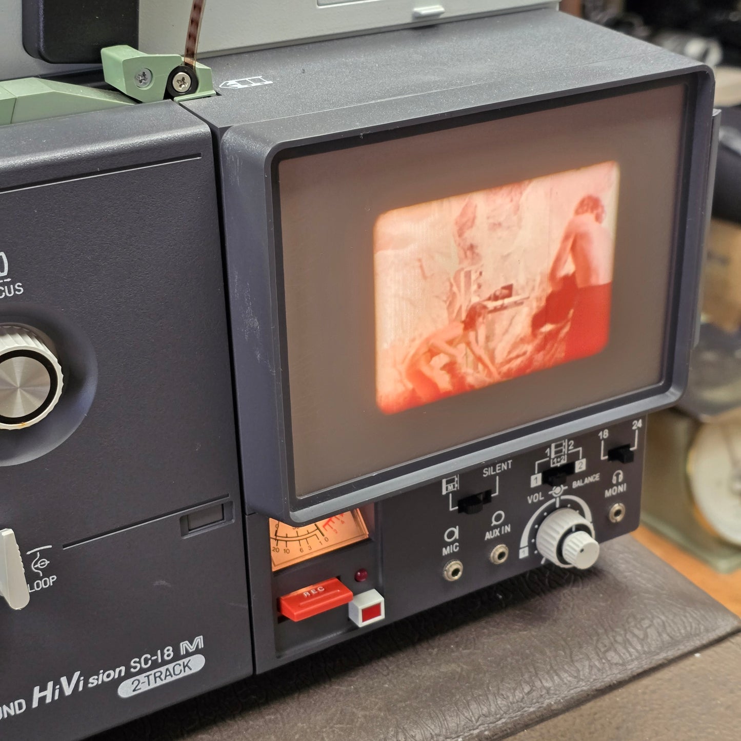 Elmo SC-18 Super 8mm Projector with Carrying Case S# 600249 & Super 8mm Film Logan's Run